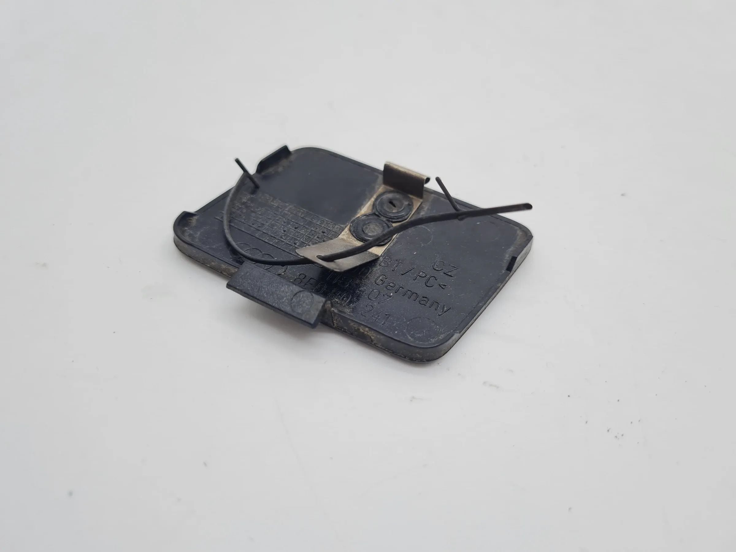 Original Audi A4 (8E/B6/B7) S-Line Abdeckung Abschleppöse Rechts 8E0807241