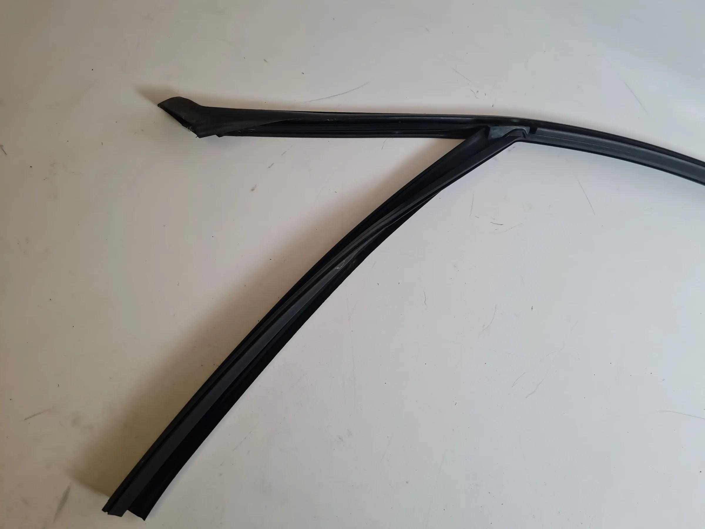 BMW 3er Touring E91 Fenster Dichtung Gummi Vorne Rechts 16850 Original