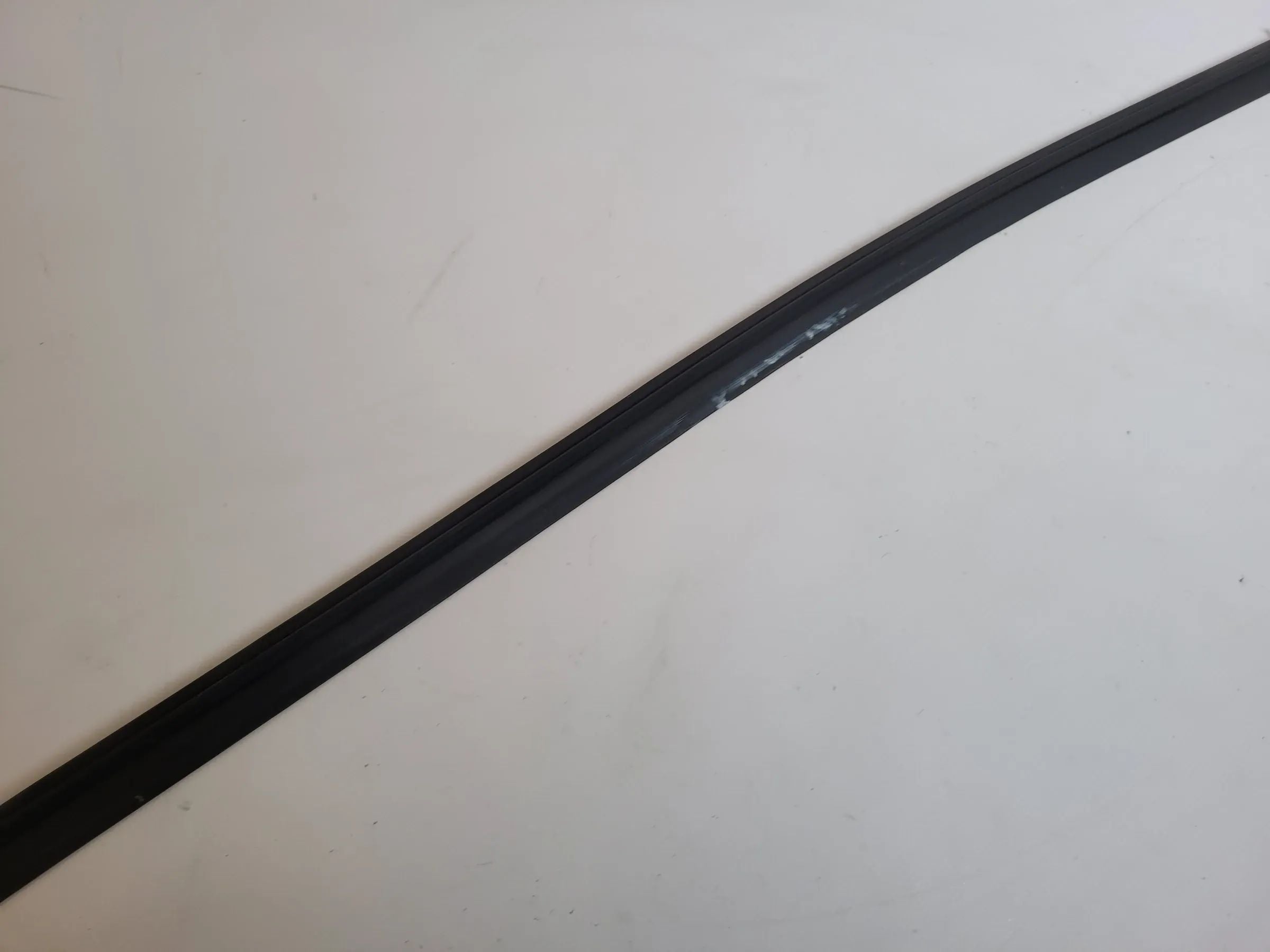 BMW 5er Touring E61 Dichtung Gummi Türgelenk Vorne Rechts 7033790 Original