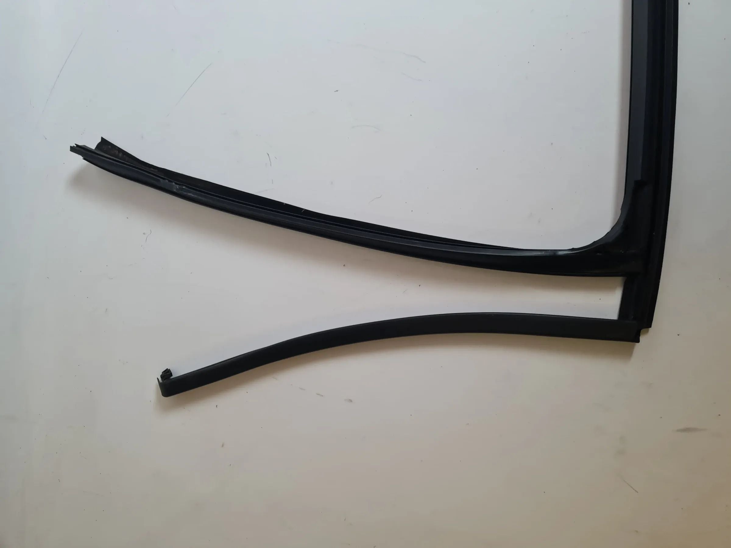 BMW 3er Touring E91 Fenster Dichtung Gummi Hinten Links 16850 Original