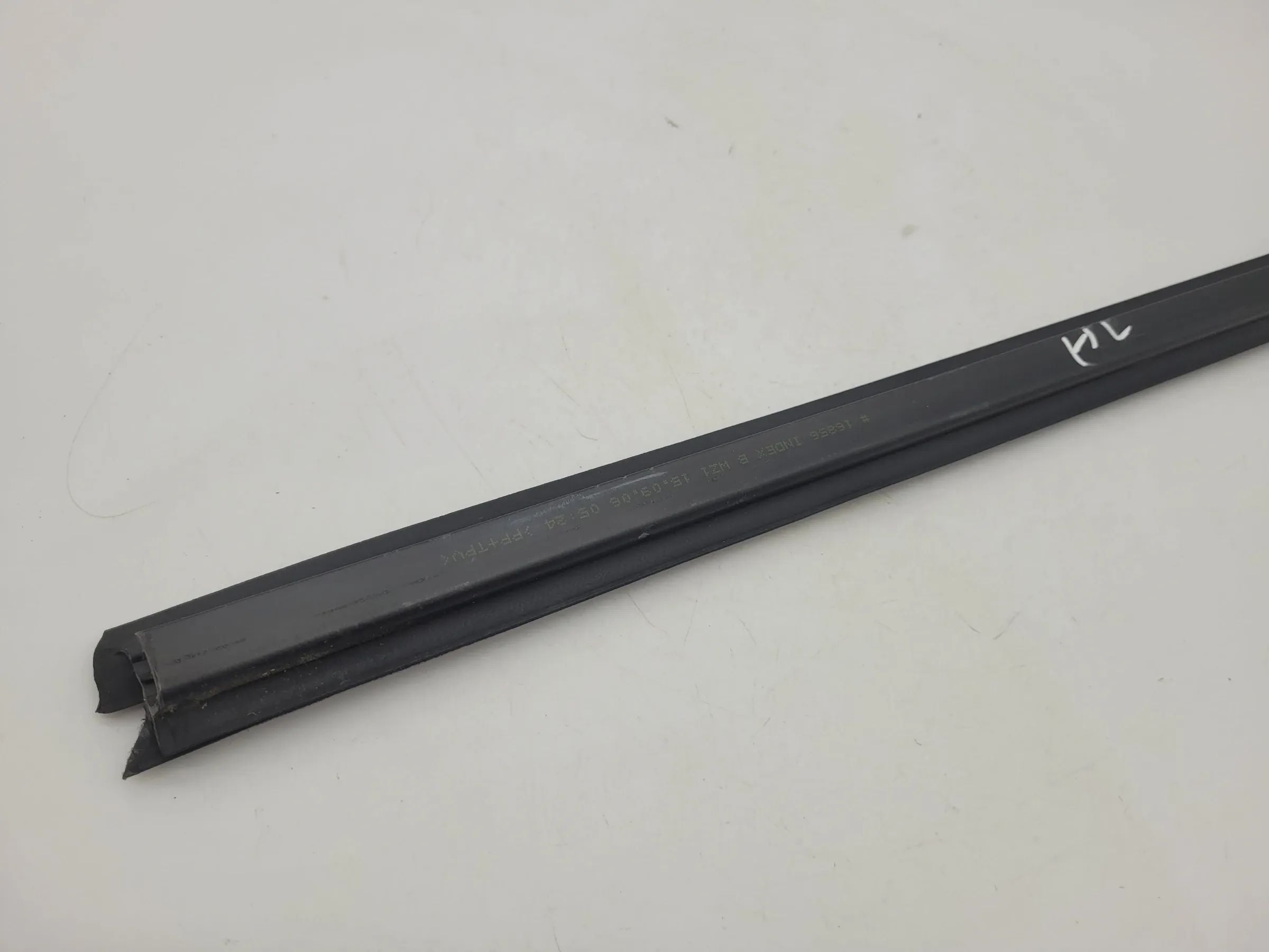 BMW 3er Touring E91 Schachtleiste Dichtung 2 Hinten Links Innen 16858 Original