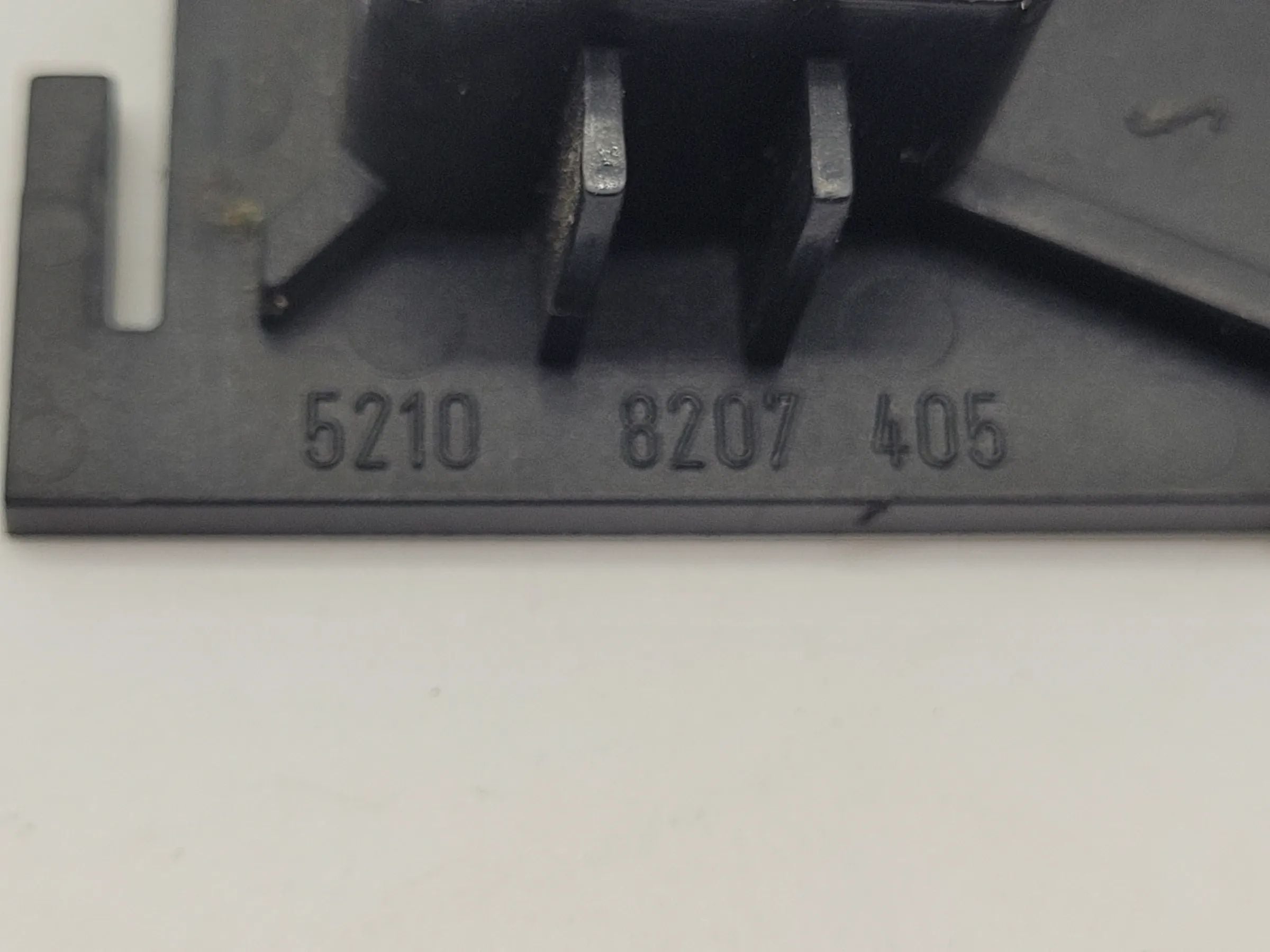 BMW 7er E38 Verkleidung Sitzträgerplatte Links Vorne 52.10-8207405 Original