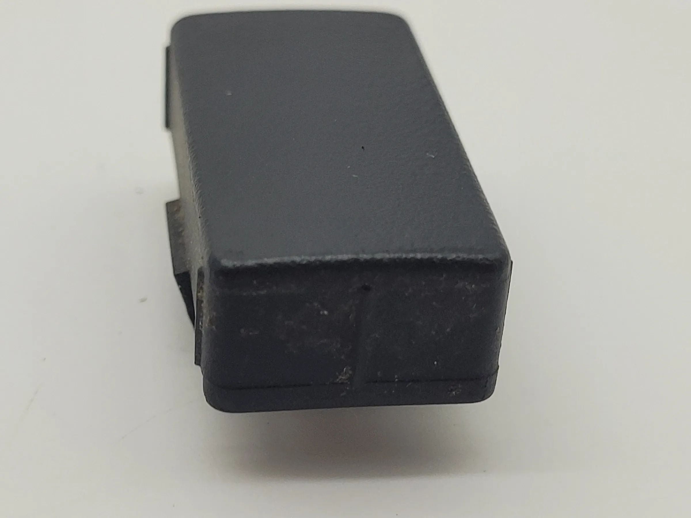 BMW 7er E38 Seiten Verkleidung Blindknopf Links Vorne 52.10-8207257 Original