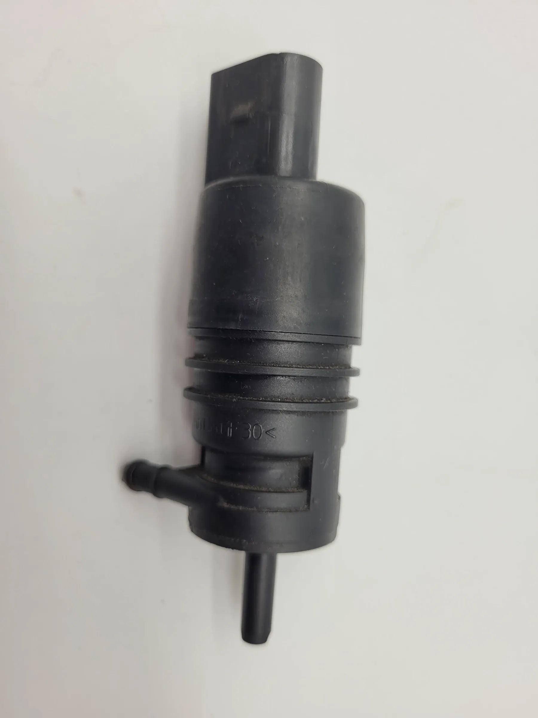 BMW 5er Touring E39 Waschwasserpumpe Pumpe 3020175 Original