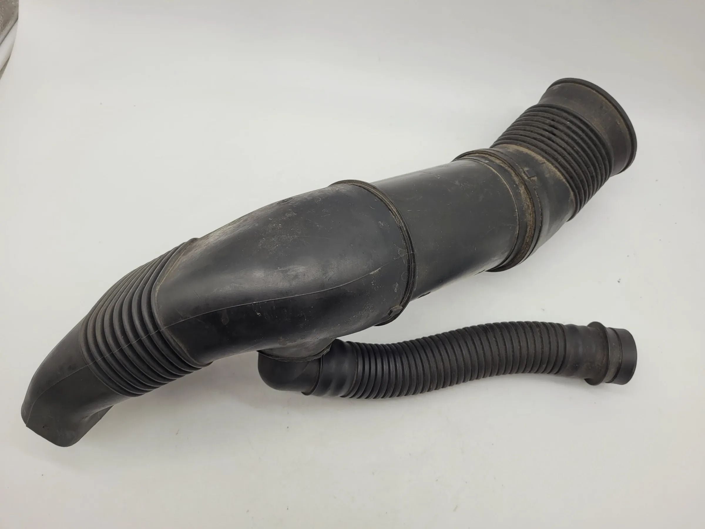 BMW 5er Touring E39 Ansaugrohr Ladeluftschlauch 7786221 Original