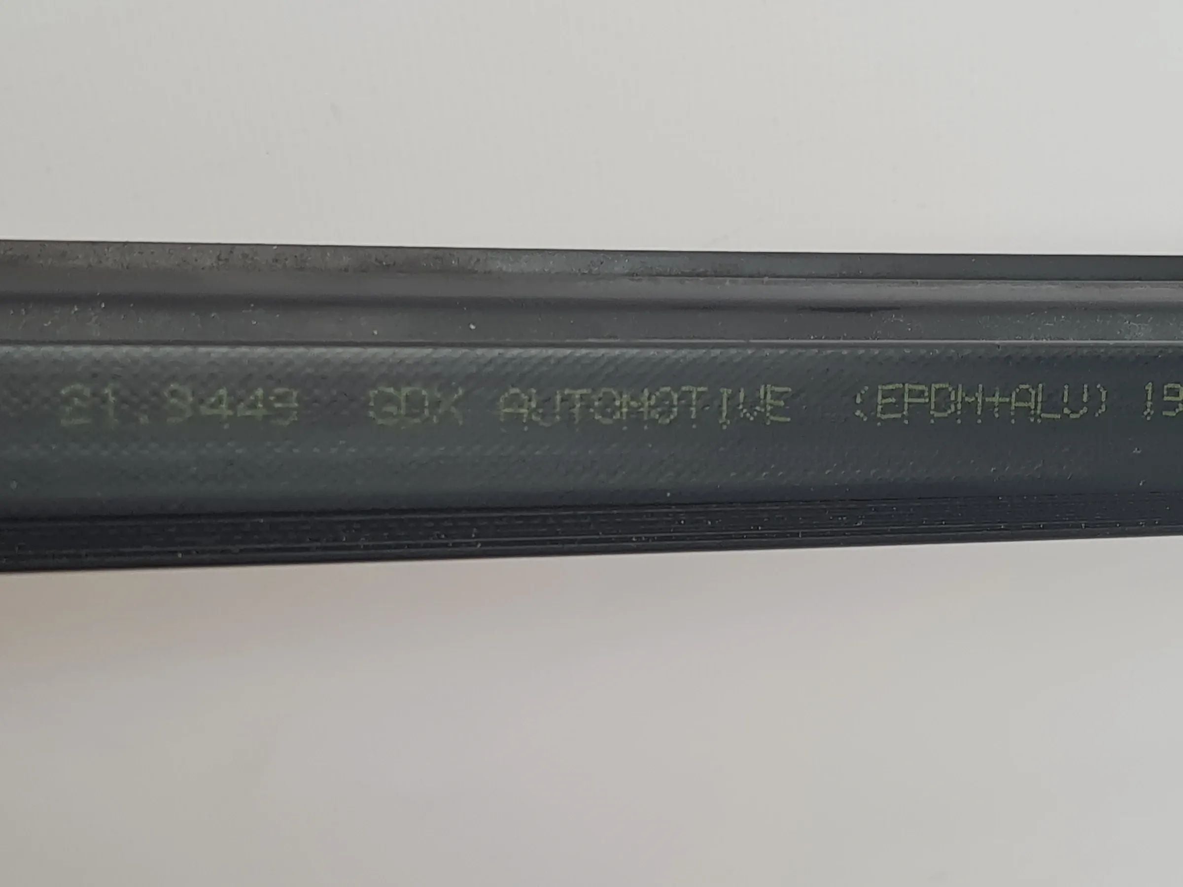Original Mercedes C-Klasse (CL203) Fensterschachtleiste Dichtung L/R
