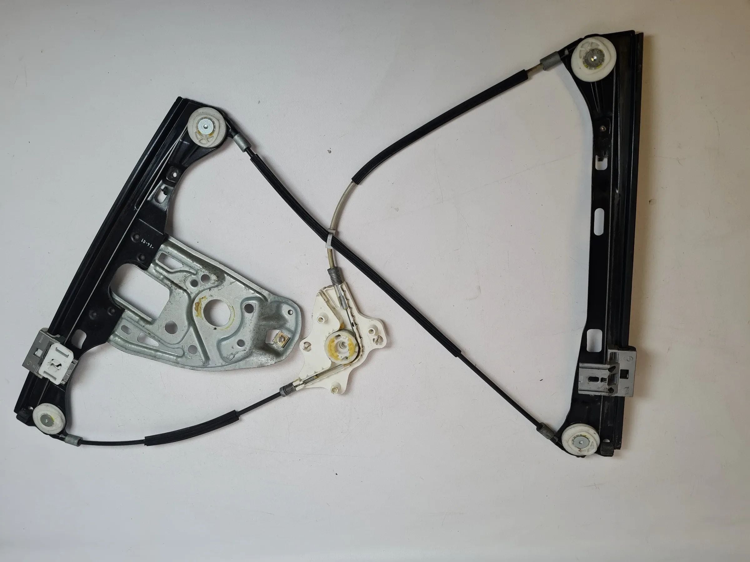Original Mercedes C-Klasse (CL203) Fensterheber Elek. Links Vorne A2037200546