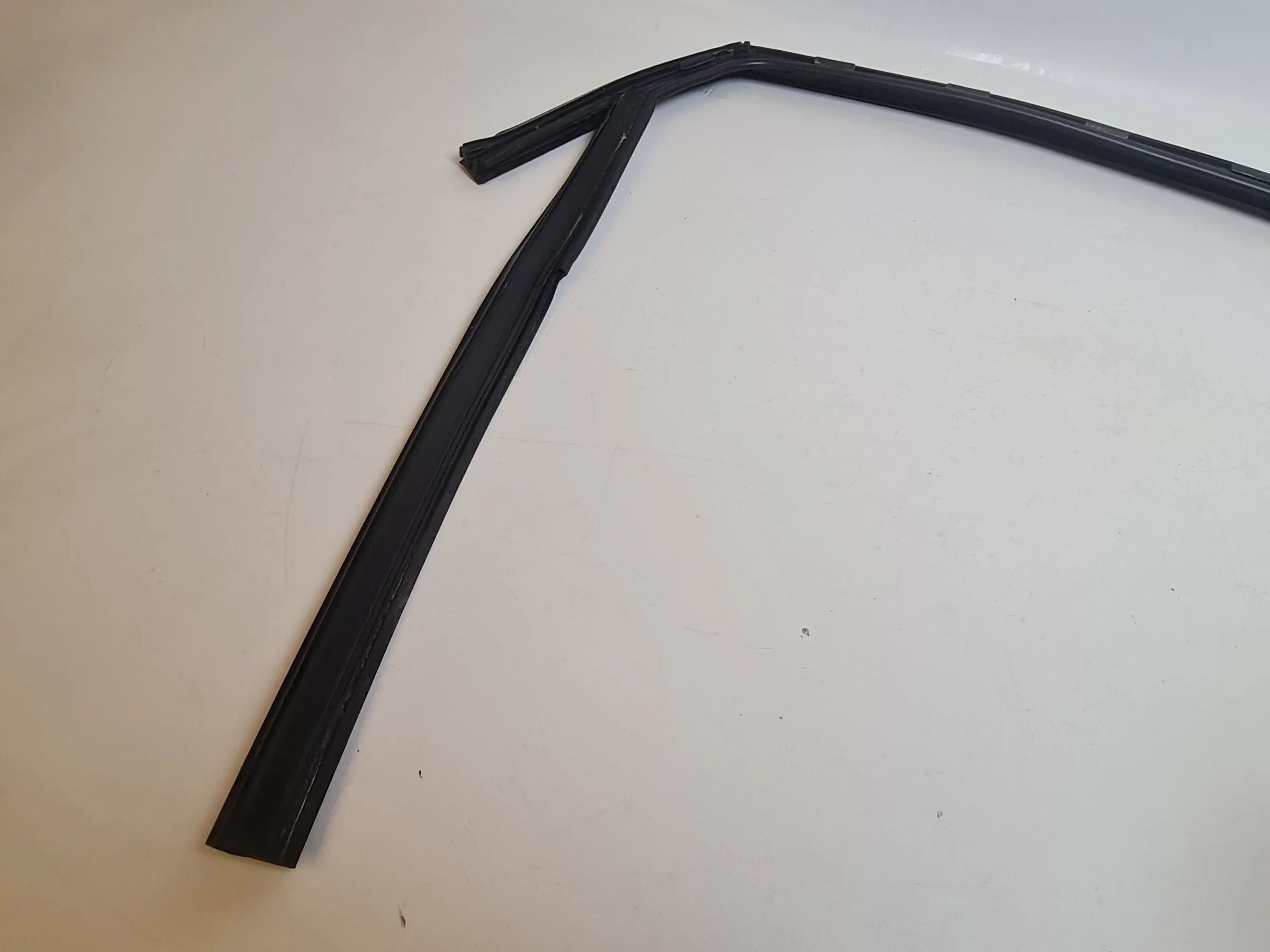 Seat Ibiza IV (6J5/6P1) Fensterführung Leiste Hinten Links 6J4839431RD