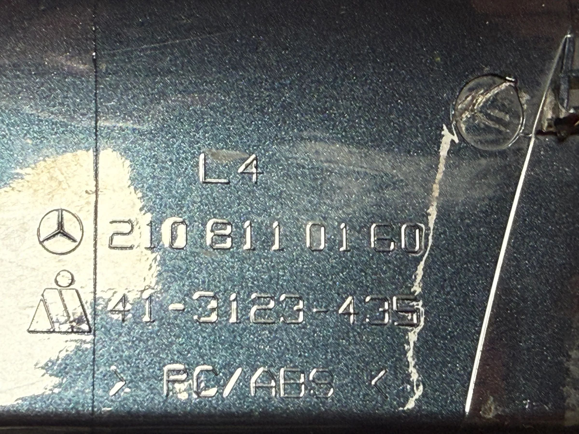 Original Mercedes-Benz W210 Tapa Carcasa Espejo Exterior Izquierdo A2108110160 L4