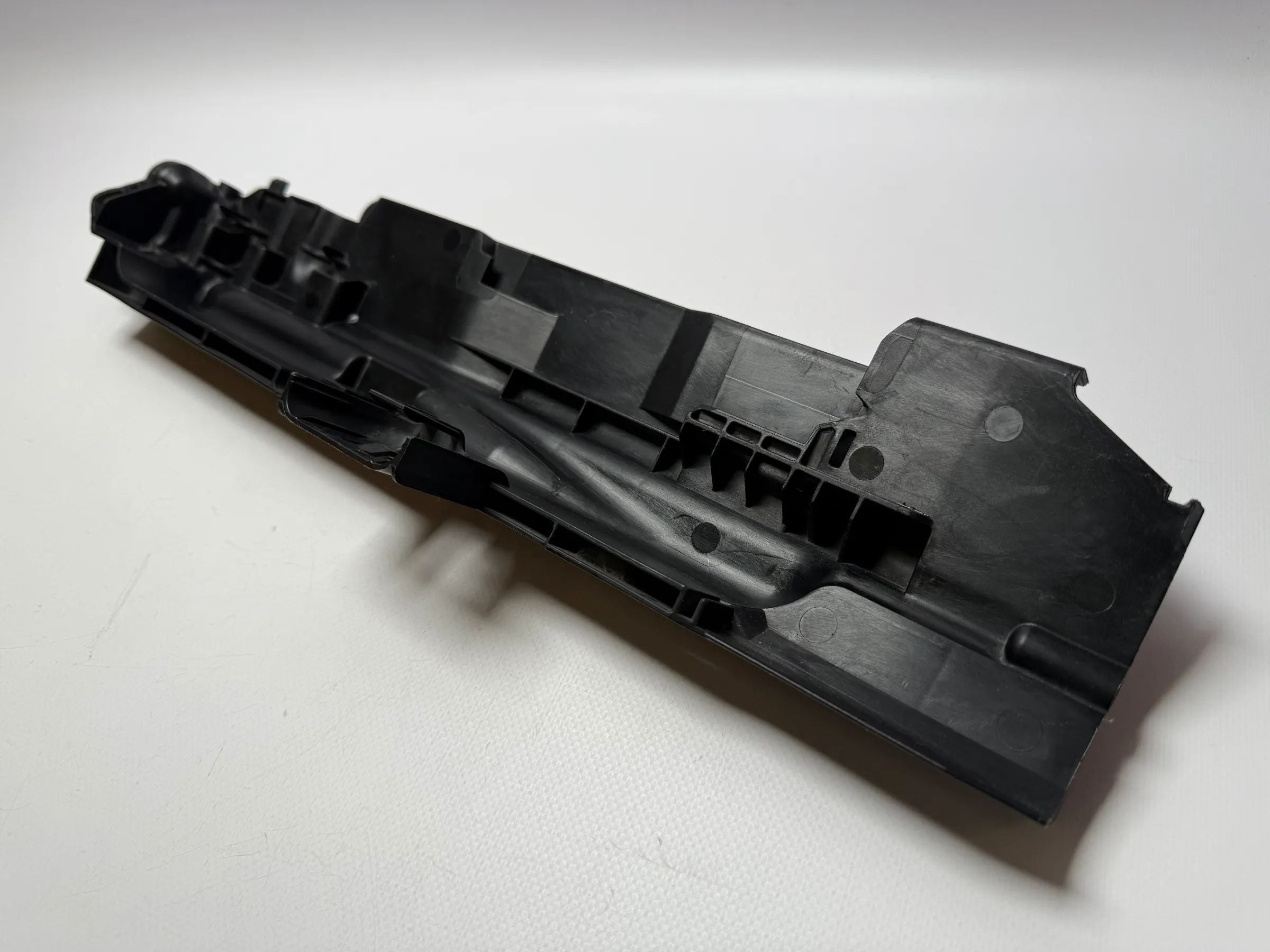 Original BMW E81 E87 E88 E90 E91 E92 X1 Radiator/Lock Carrier Right 17107524914 