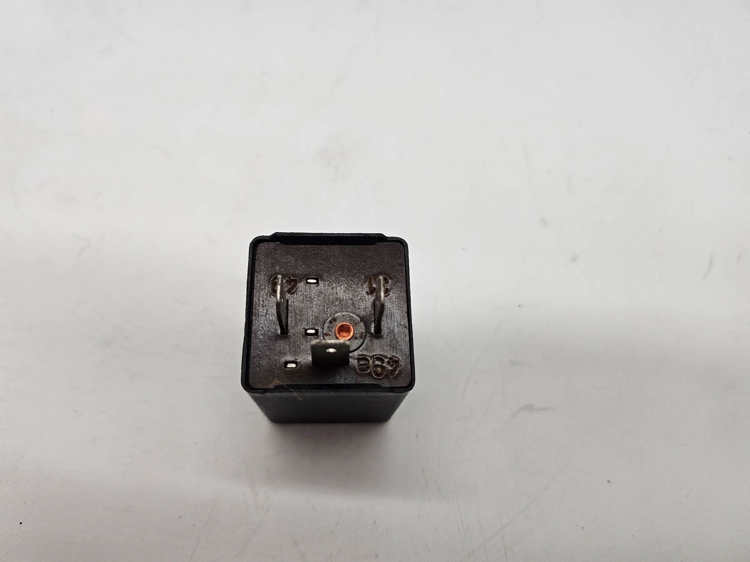 純正 Audi 80 100 ウインカーリレー Hella TBB40 4DB003226-04 21W5W2