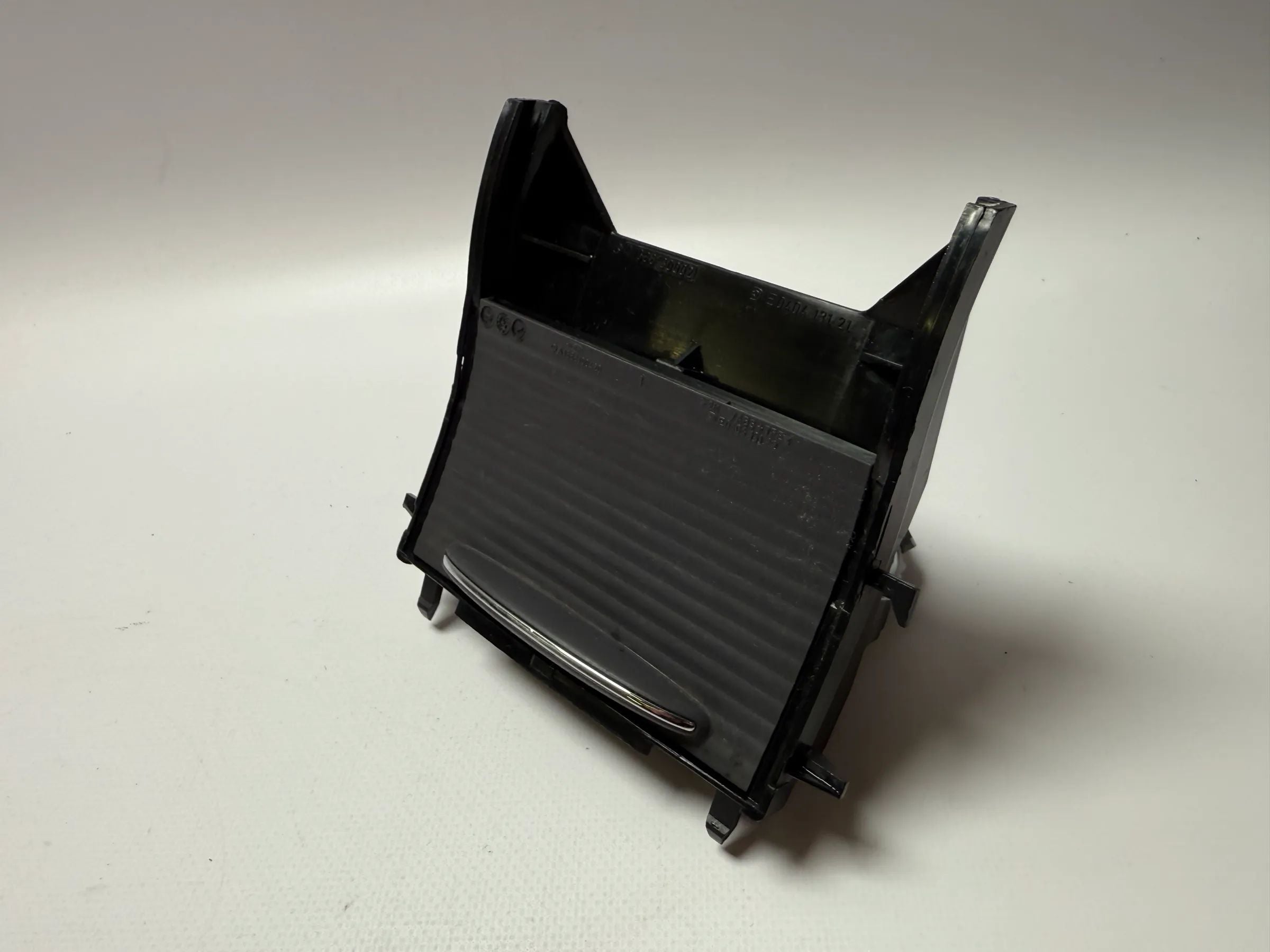 Cinzeiro Original Mercedes-Benz A-Klasse (140 / 168) A1688100930