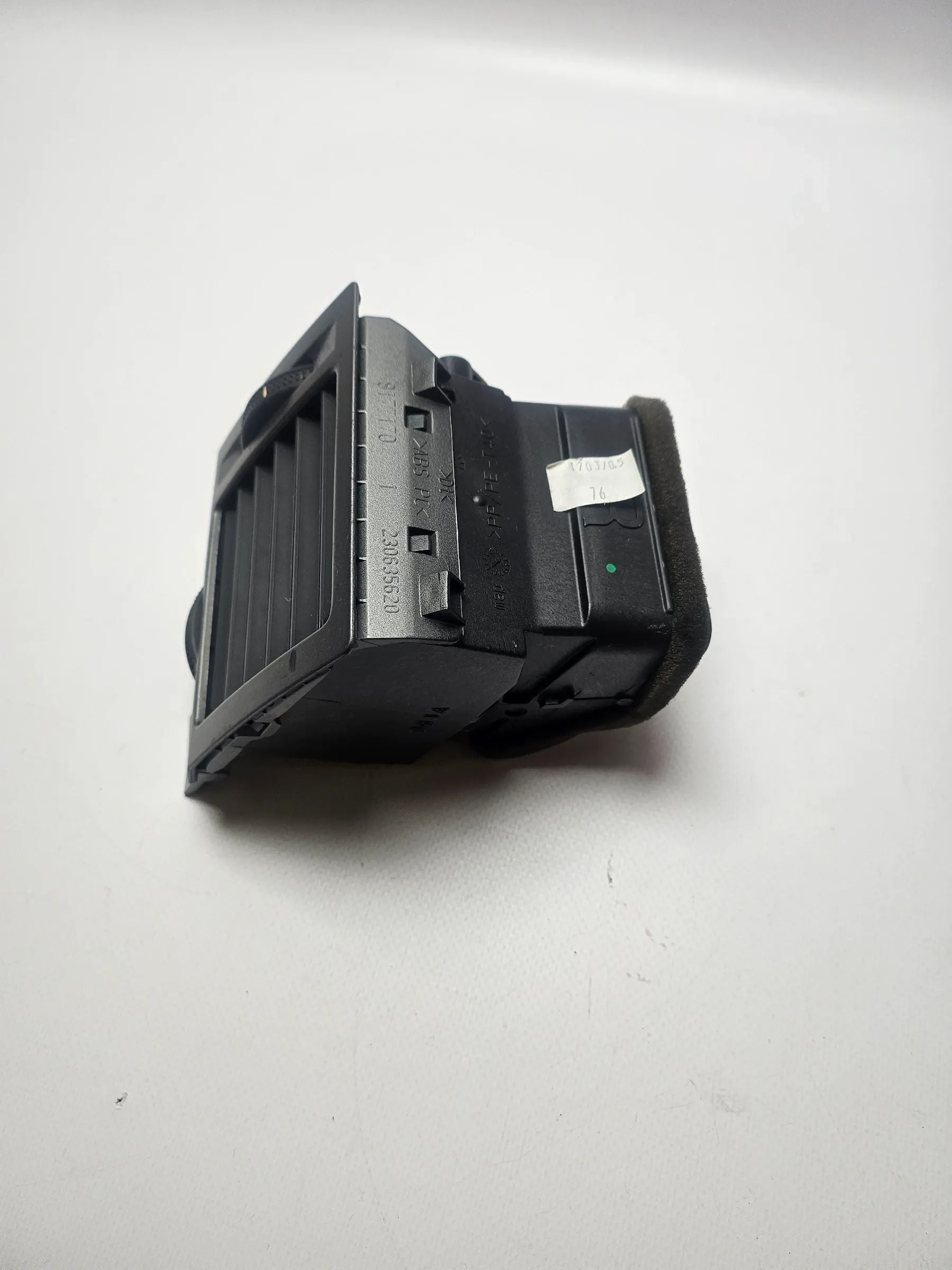 Оригинальная правая сопловая форсунка воздуха OPEL VECTRA C CARAVAN 2.2 DIRECT 9177170