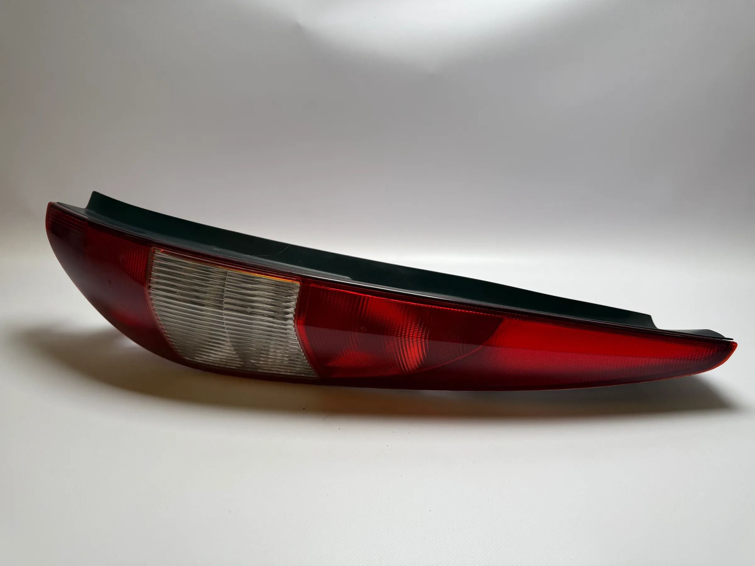 Original Ford Mondeo III (B5Y/BWY) rear light right 1S71-13404-C RH 