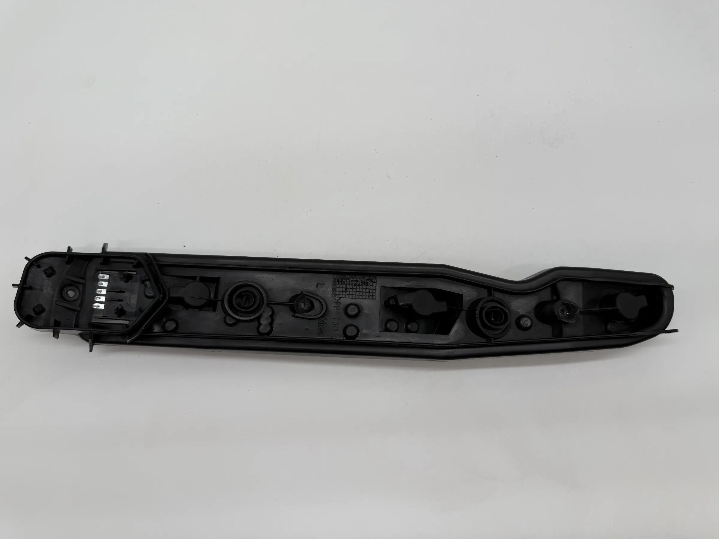 อะไหล่แท้ Opel Corsa C ไฟท้าย ด้านซ้าย พร้อมขายึด Valeo 09114336