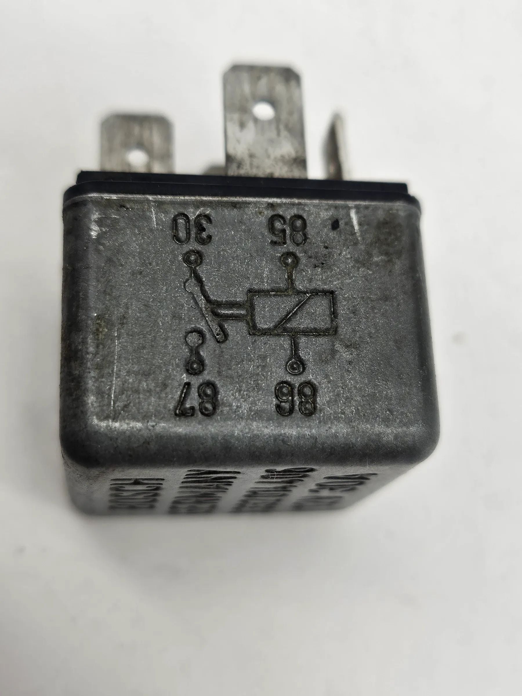 Оригинальное реле топливного насоса BMW Porsche Мерседес Volkswagen Ford Bosch 0332014406 | Auto-veritas