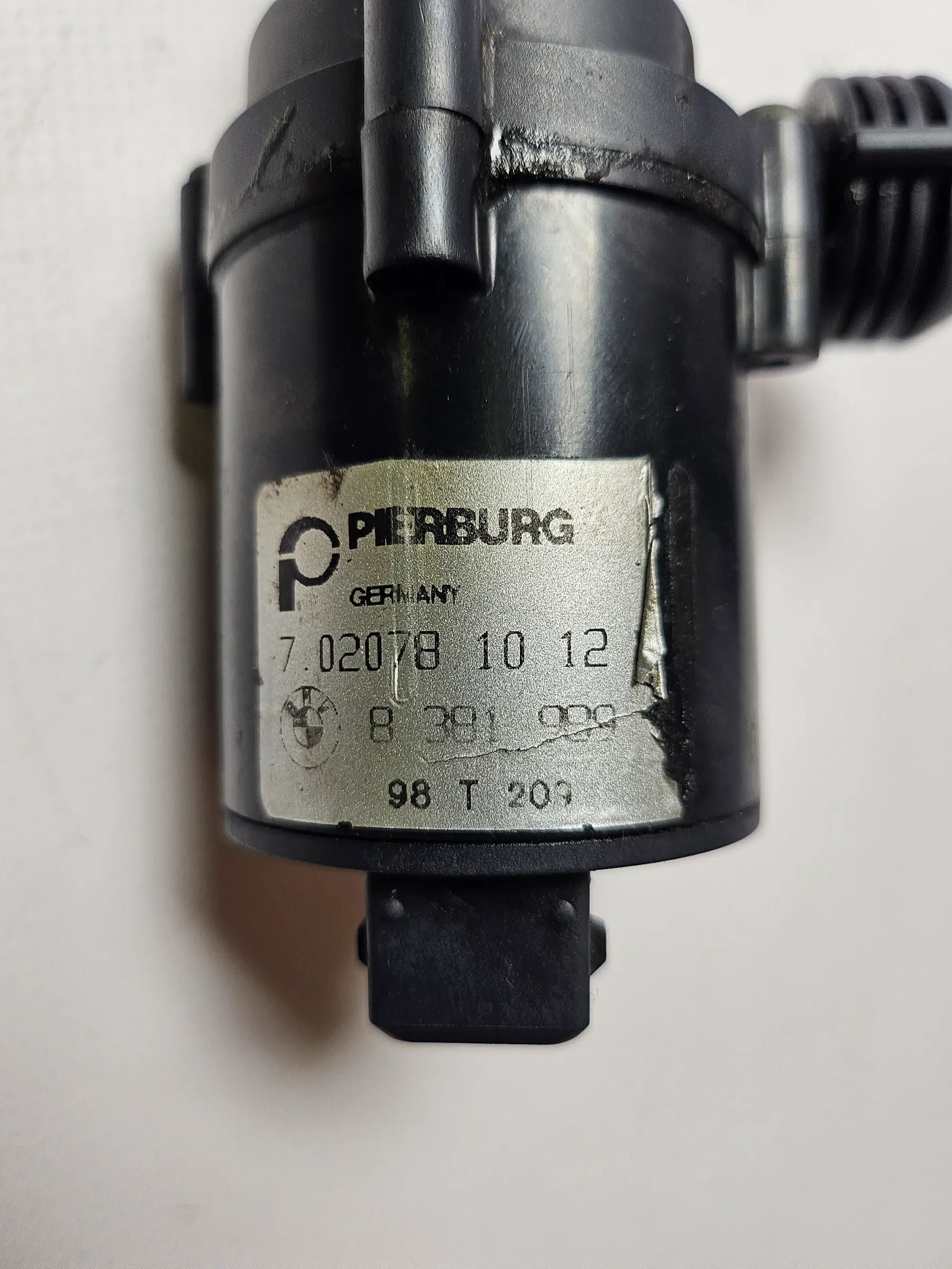 Orijinal BMW E39 Ek Su Pompası 8381989 70207810 PIERBURG