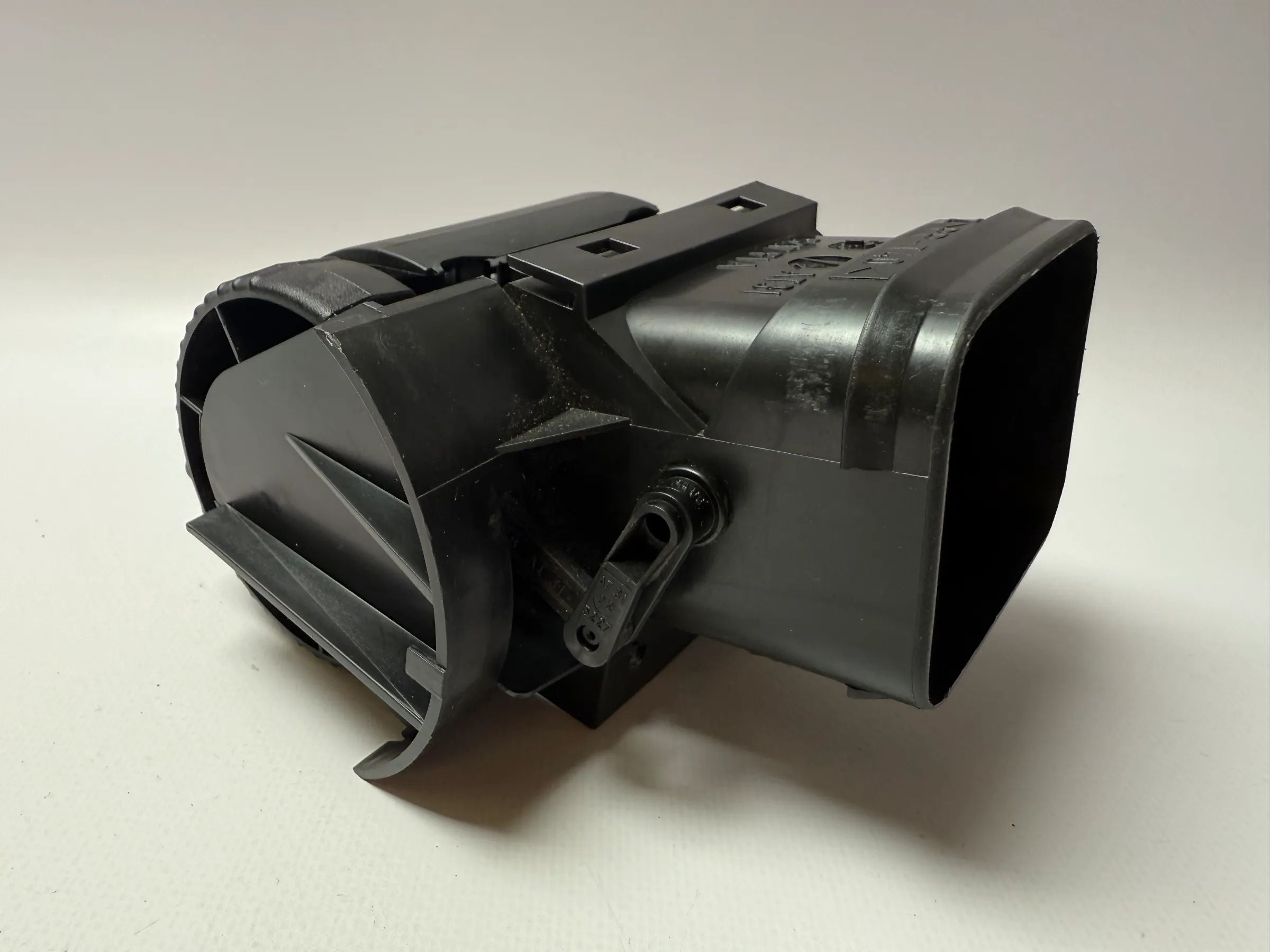 Originele Opel Corsa B Ventilatierooster Ventilatierooster Luchtkanaal AT315217F1A / 90386874 LHD