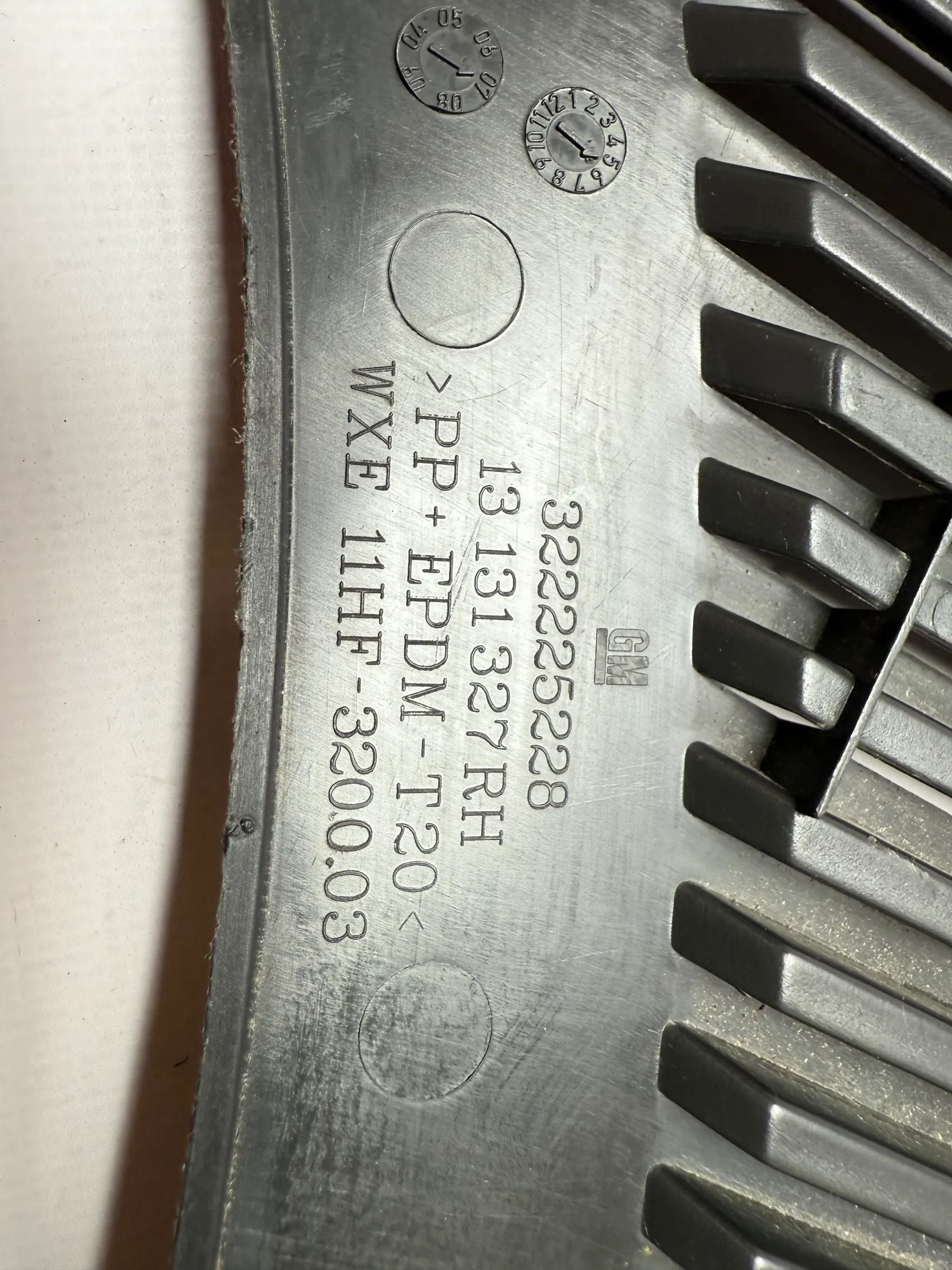 Оригинальная внутренняя отделка Opel Zafira B 13131327 RH