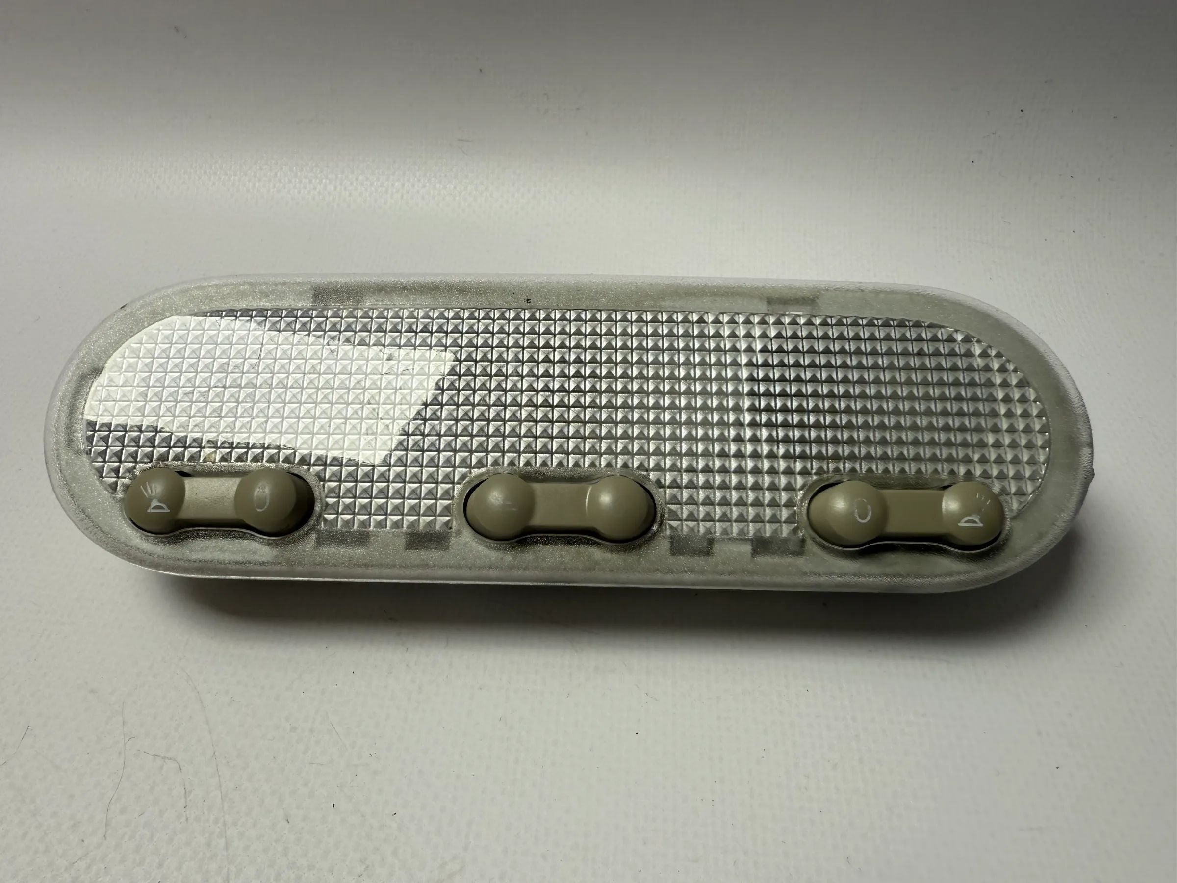 Оригинальная внутренняя подсветка Renault Megane II Scenic II Nissan Note 8200073234