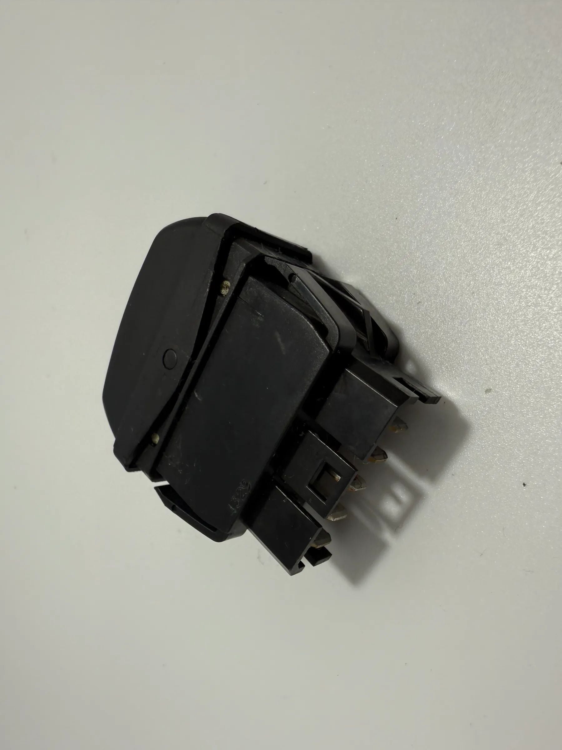 純正Citroen C Xsara Picasso ウィンドウスイッチボタン DAV 22681 4329