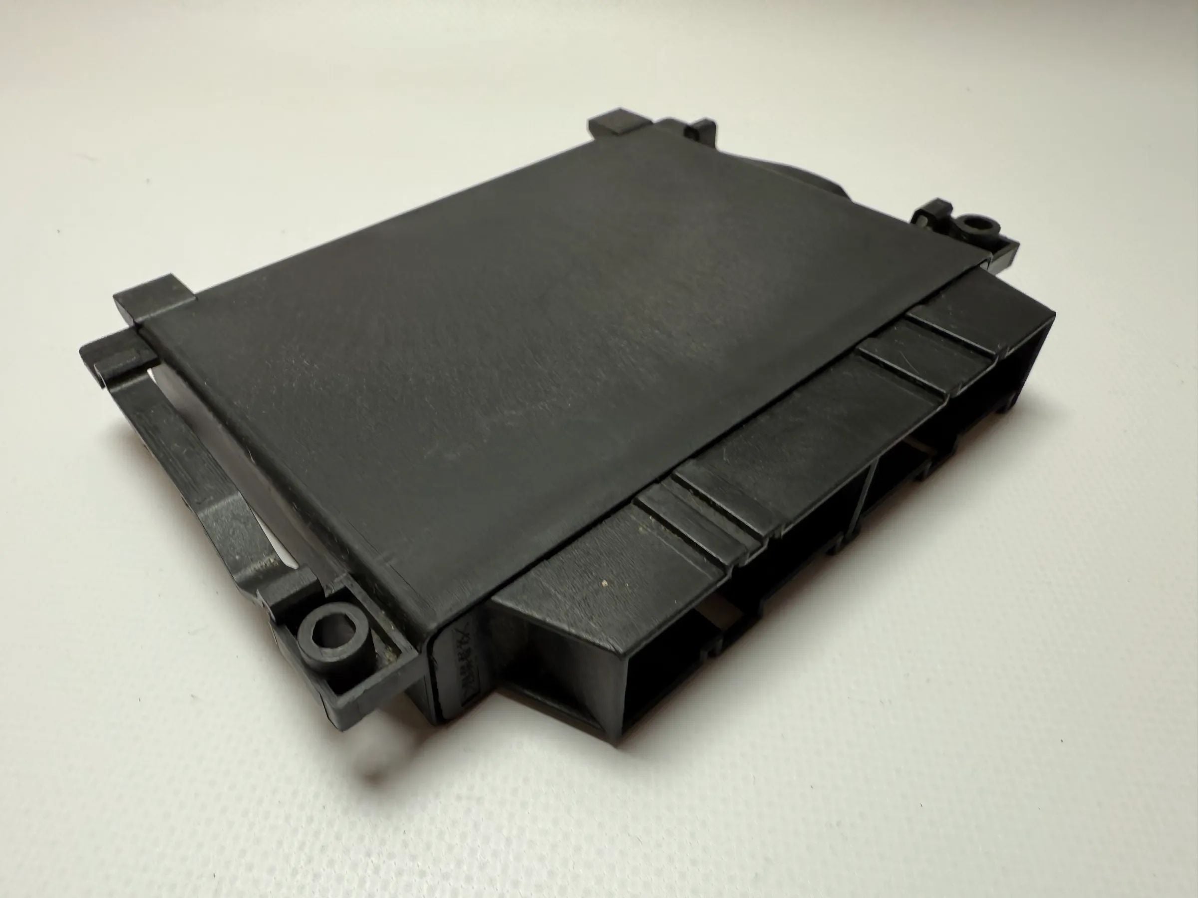 Original Mercedes Benz E-Klasse 220 D Centralita Motor A0215451132 / 5WK33911