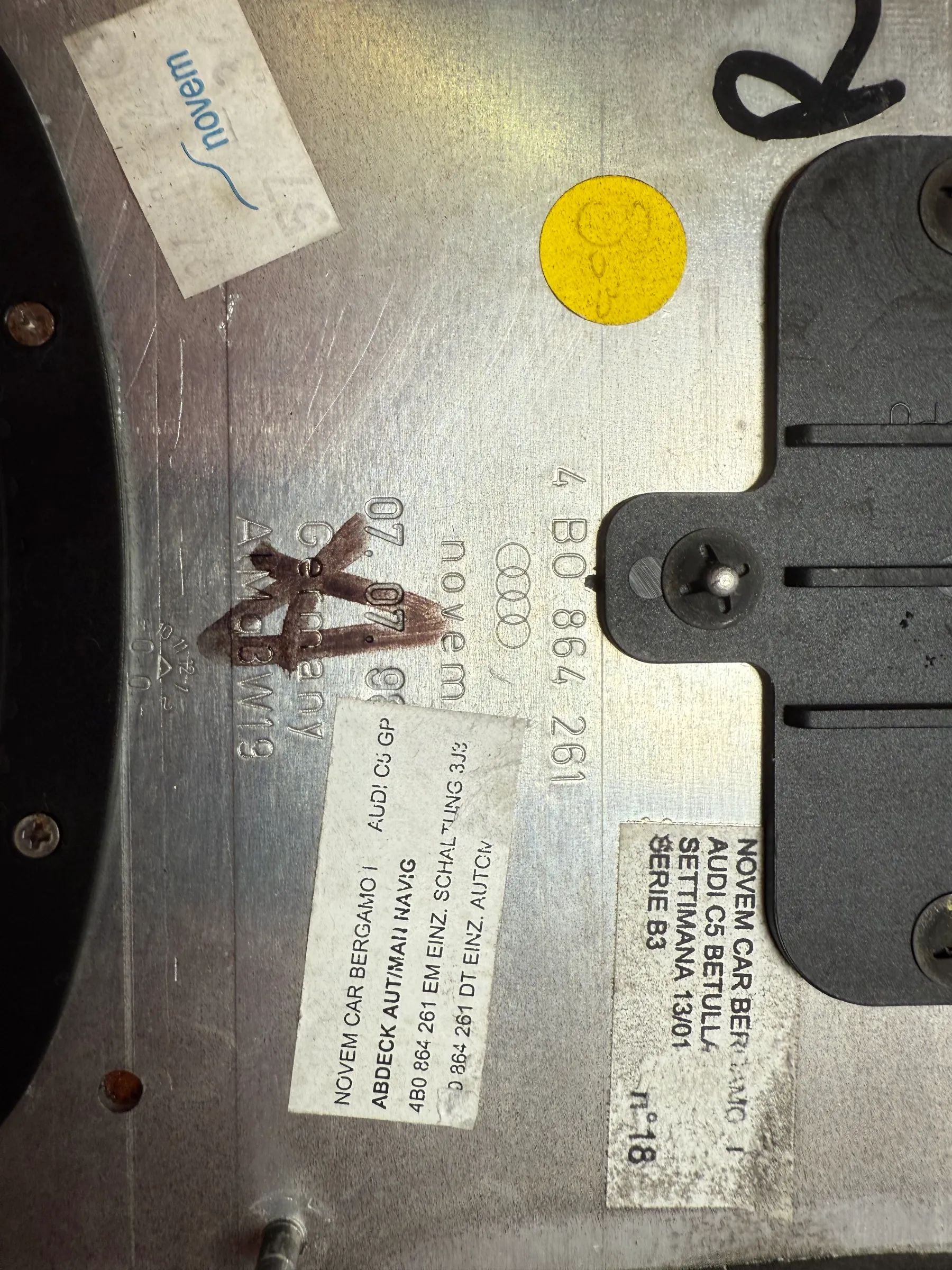 Oryginalna osłona dźwigni zmiany biegów Audi A6 4B drewno korzeniowe 4B0864261