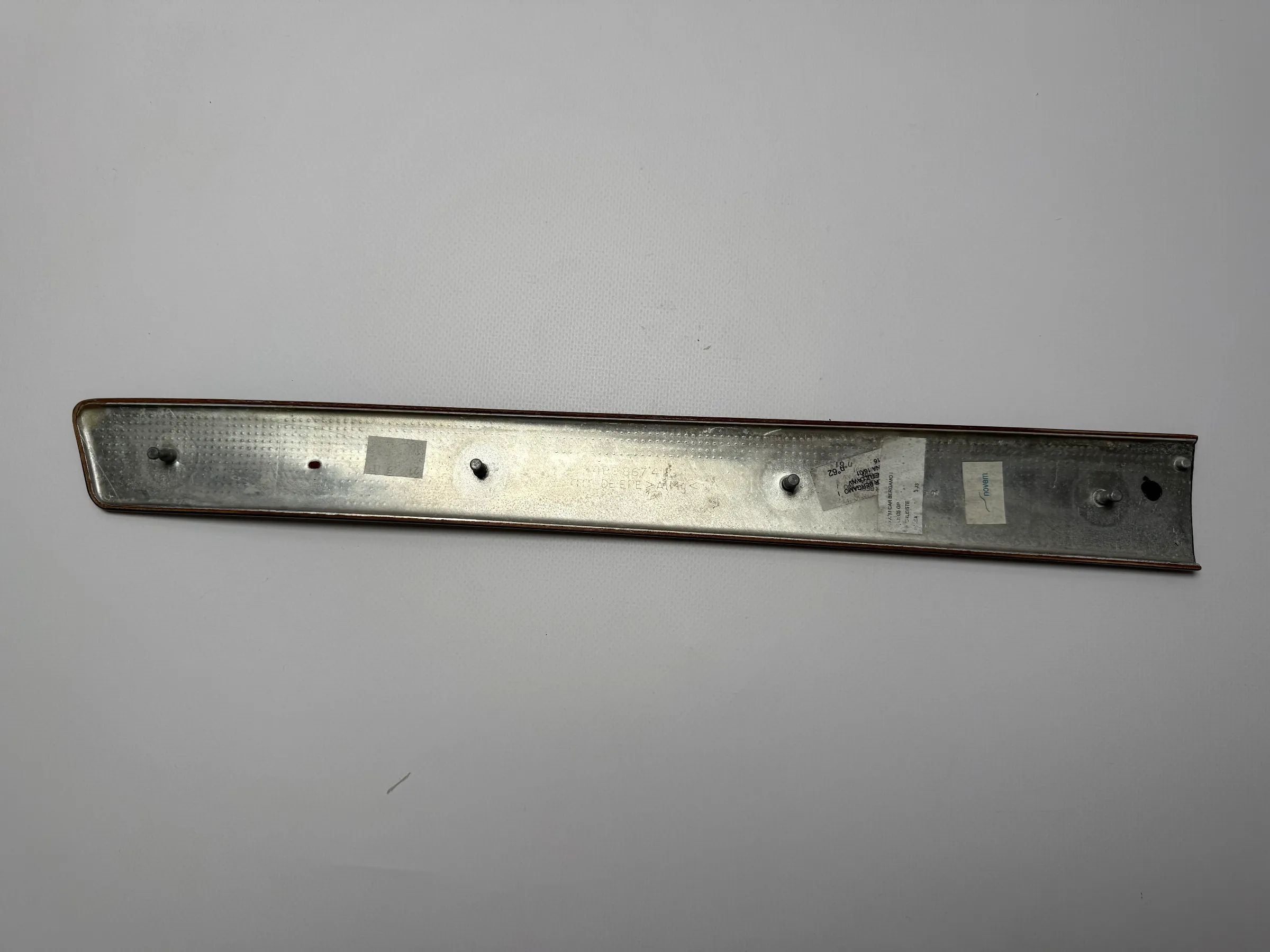 Orijinal Audi A6 4B Ön Sağ Ahşap Kök Desenli Dekoratif Şerit 4B0867410