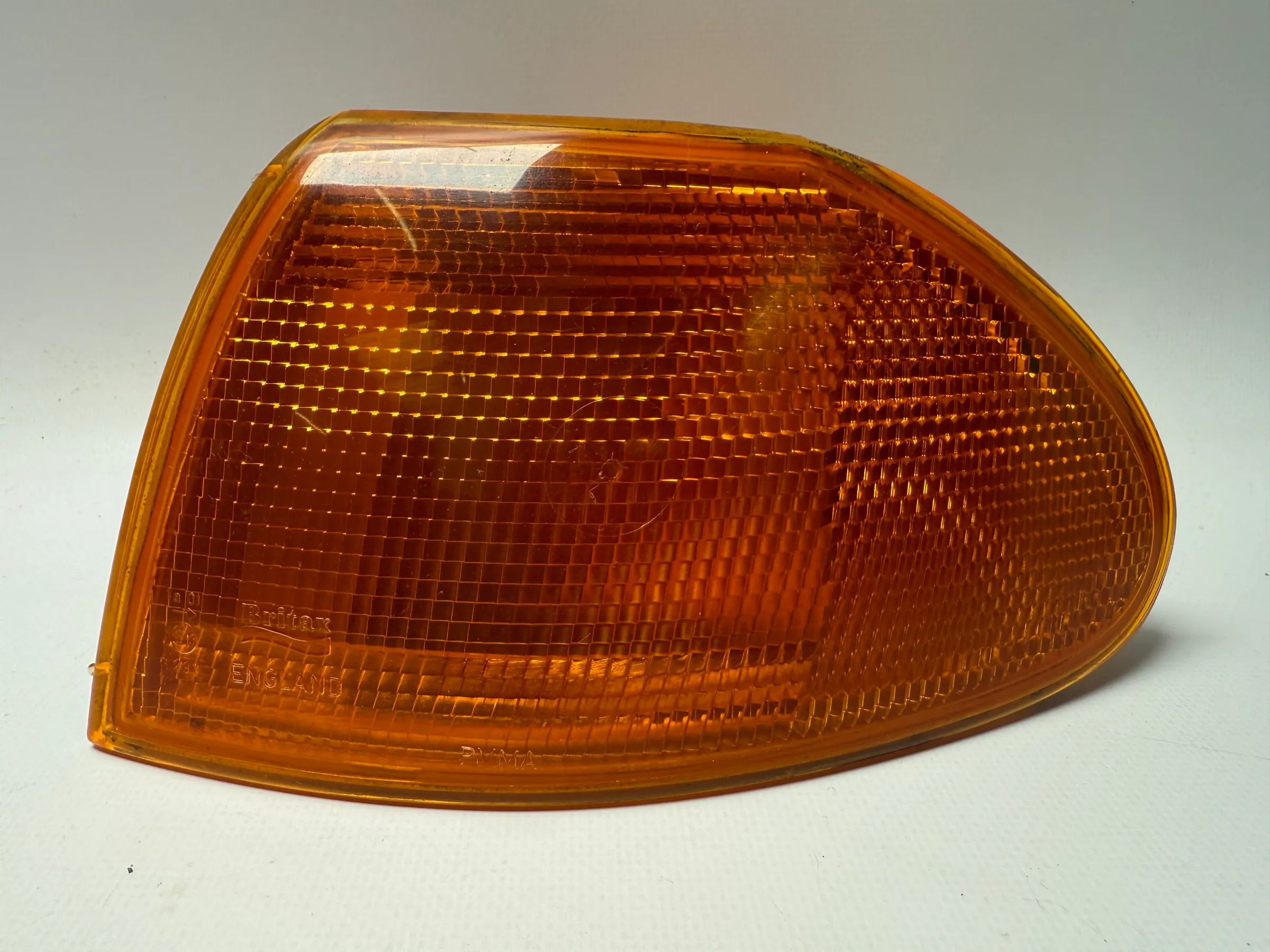 อะไหล่แท้ Opel Astra F 91-94 ไฟเลี้ยวหน้าซ้าย สีส้ม หมายเลข 90421897