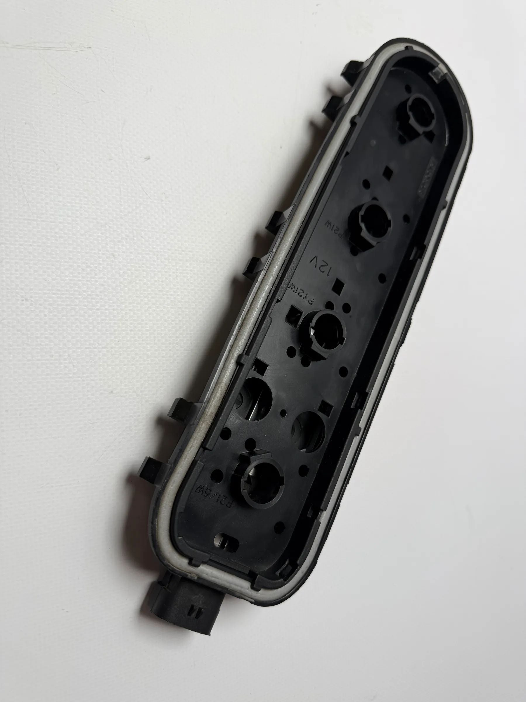 Original GM Pontiac Montana Chevrolet Venture lamp holder Britax 12335926 