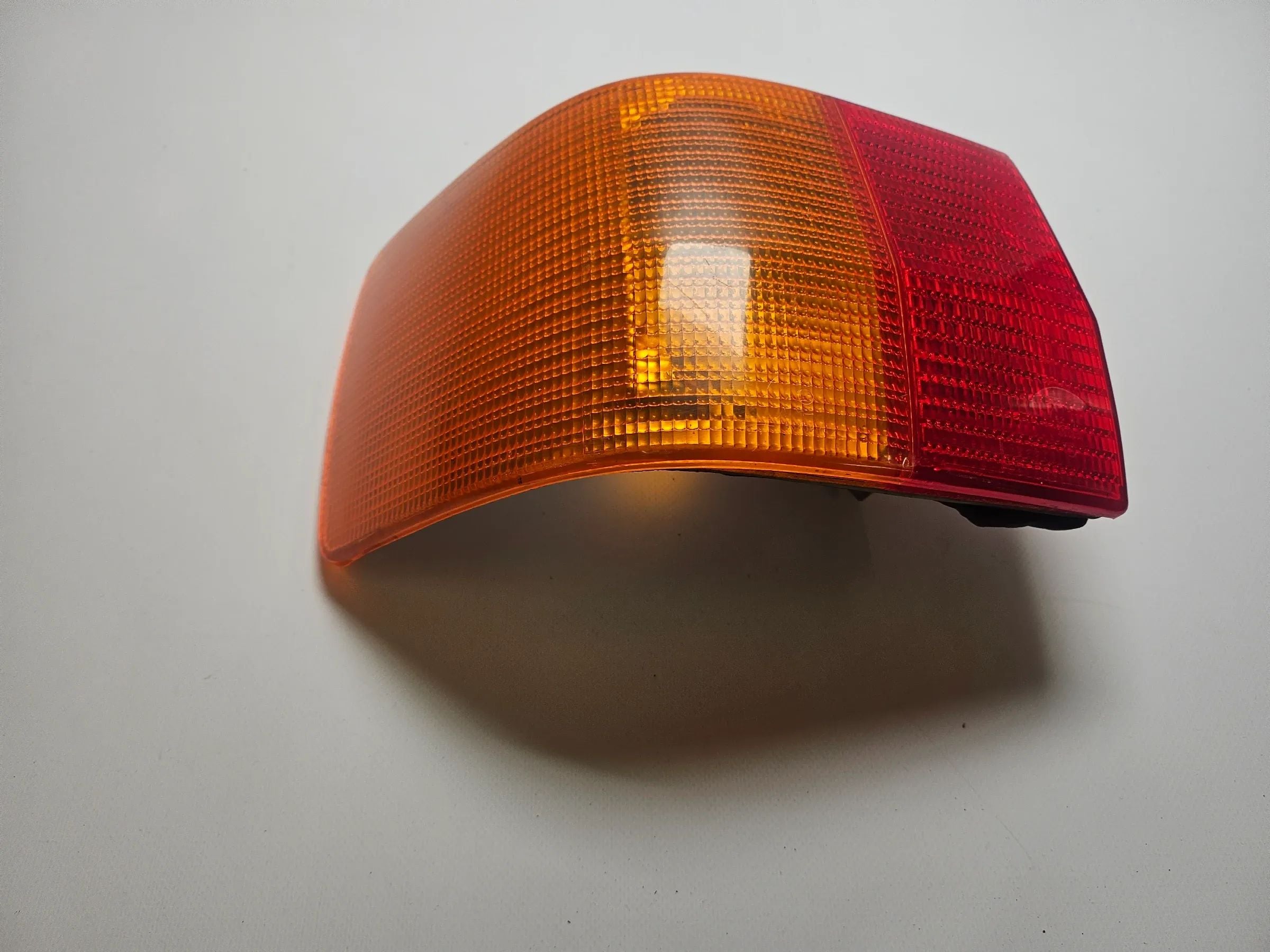 ORYGINALNA LEWA LAMPA TYLNA AUDI 80 893945095