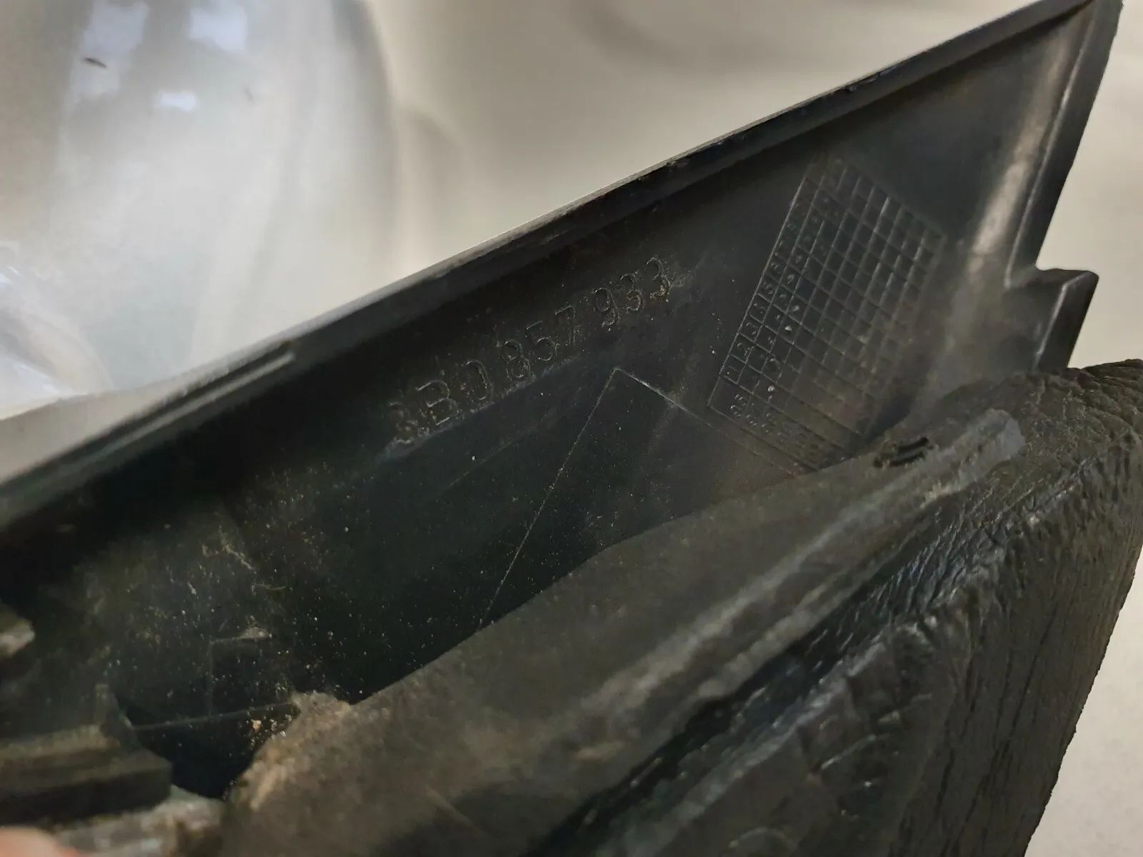 VW Passat 3BG exterior mirror outside left 3B0857933B LA5E silver K13