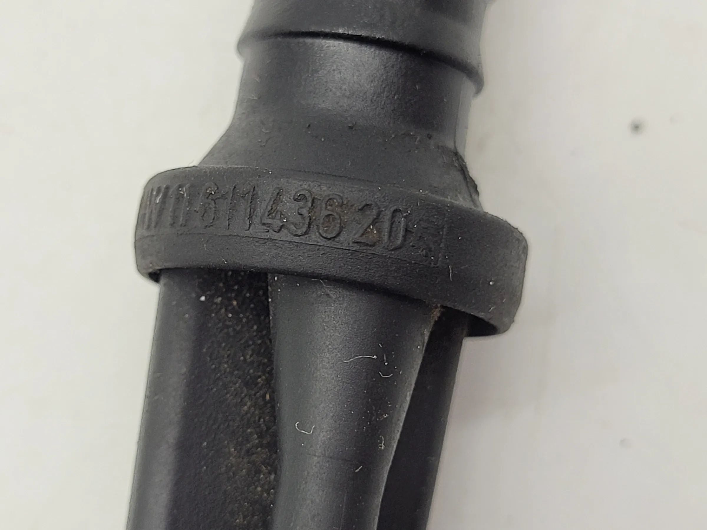 BMW 5/7 E38/E39 Entlüftungsleitung Unterdruck Stück 1436204 Original