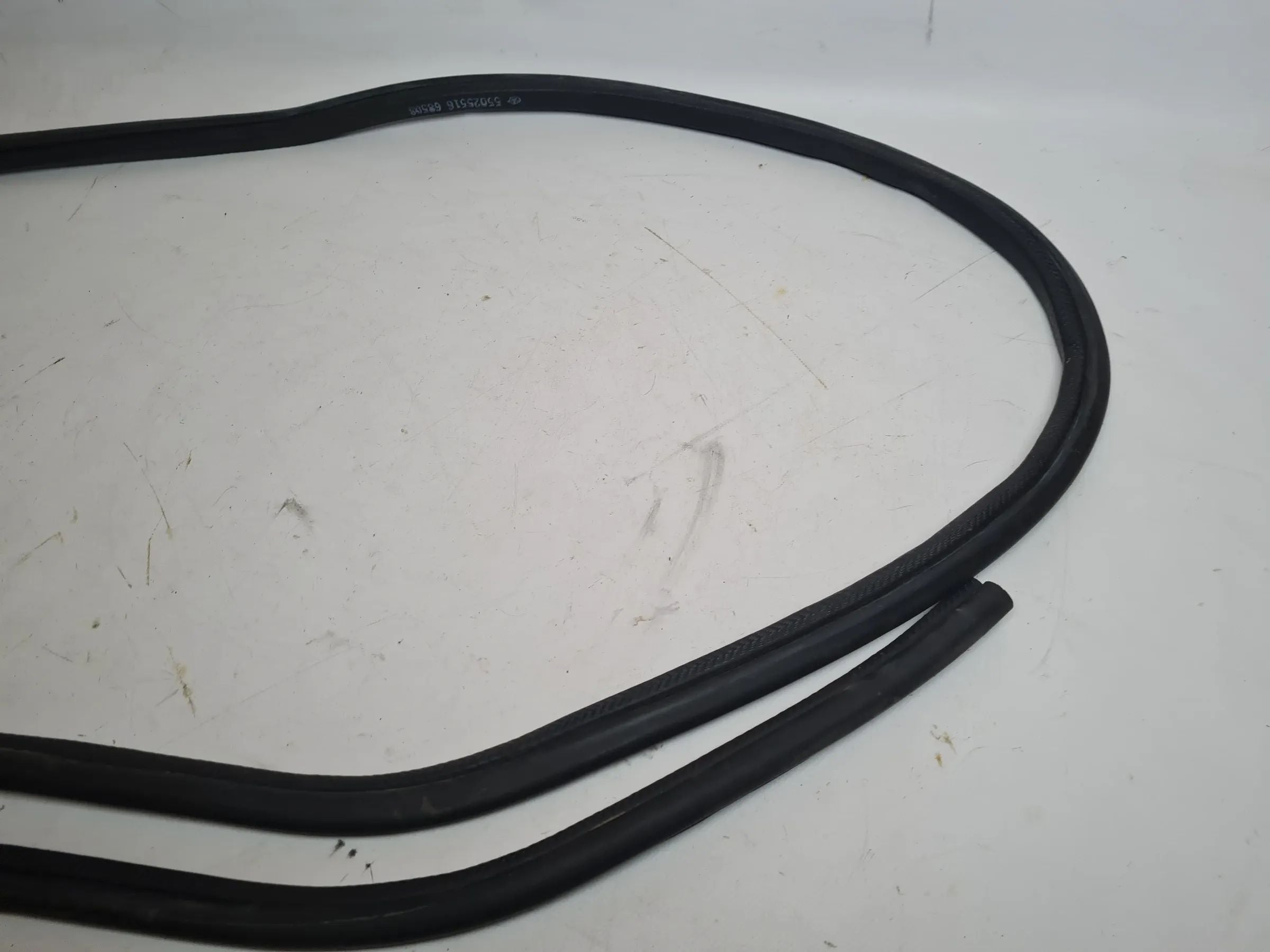 Segel Jendela Pintu Original Jeep Cherokee / Wrangler 2 XJ/TJ 55025516