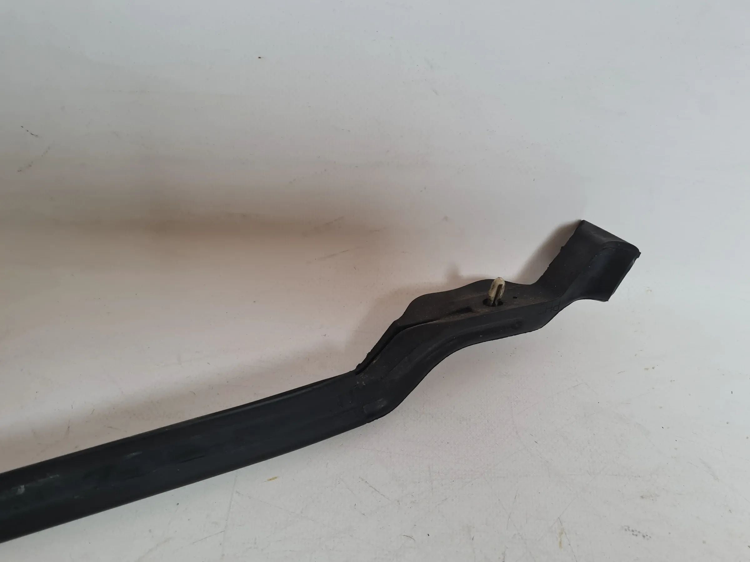 Orijinal BMW 5 Serisi (E60/E61) Conta Kauçuk Motor Kaputu 06.52-7034163