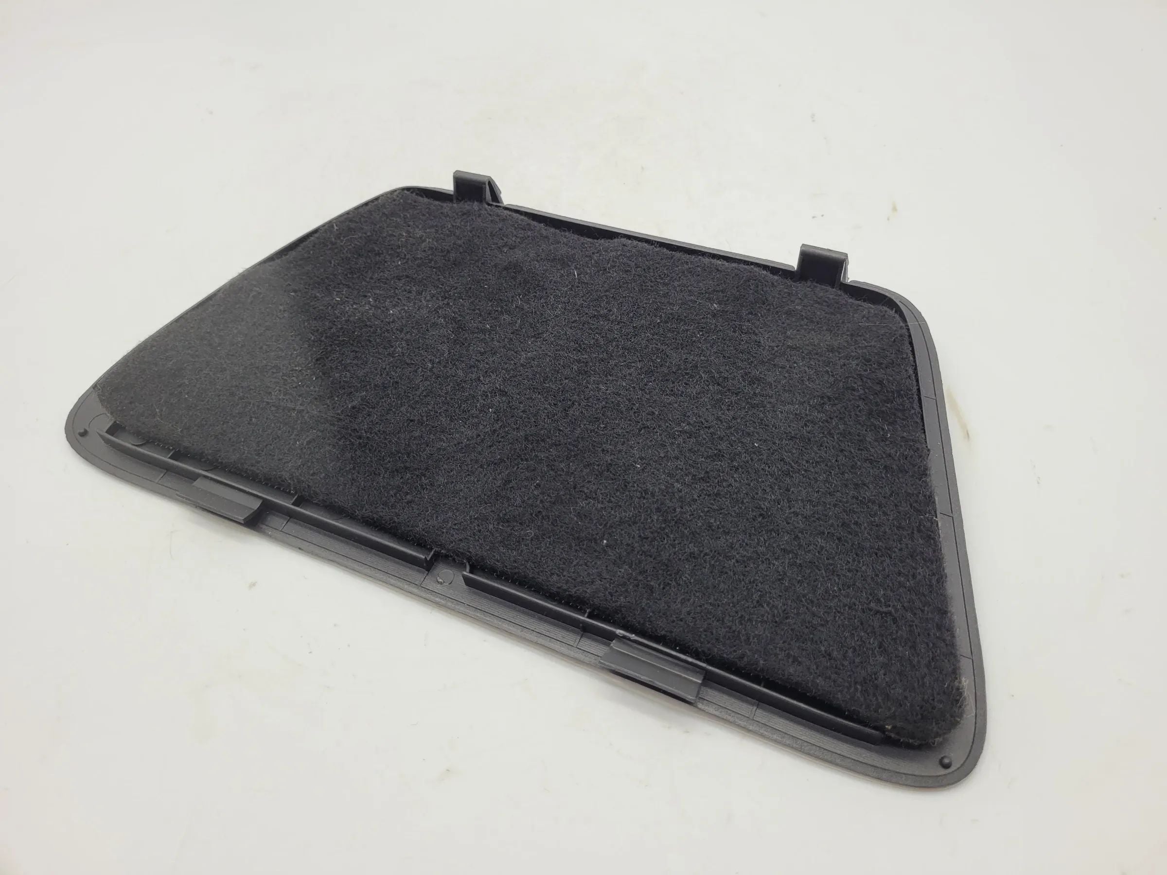 ฝาครอบห้องเก็บของท้ายรถ Mini One R50/R53 ของแท้ ฝั่งขวา 51.43-1503472