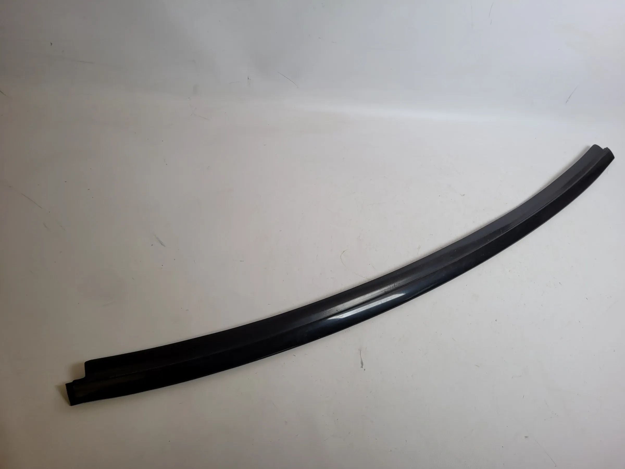 Original Mercedes C-Klasse CL203 Zierahmen Leiste Oben A2036710530