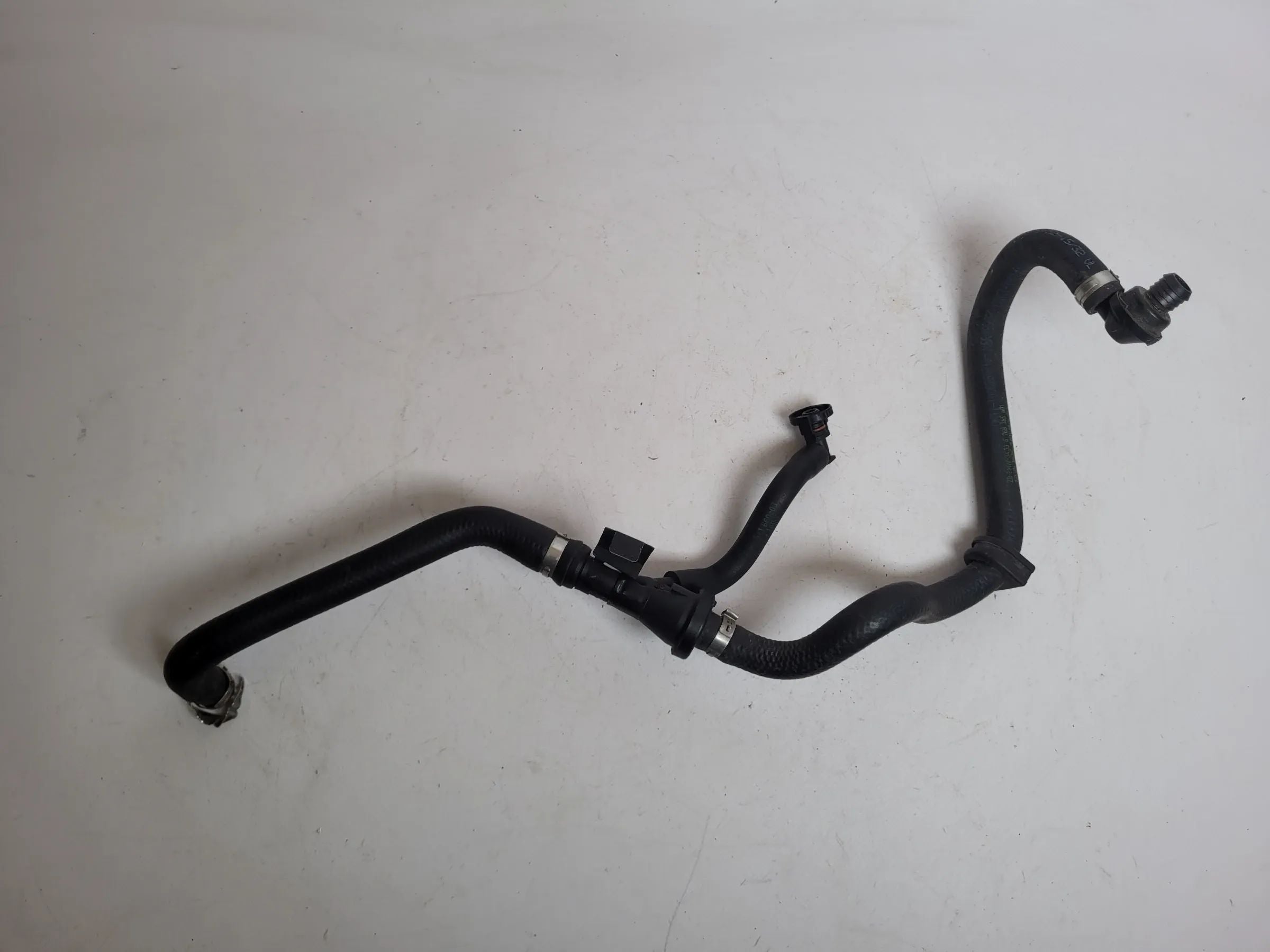 BMW 5er (E60/E61) Unterdruckschlauch Leitung 34.33-6768385 Original