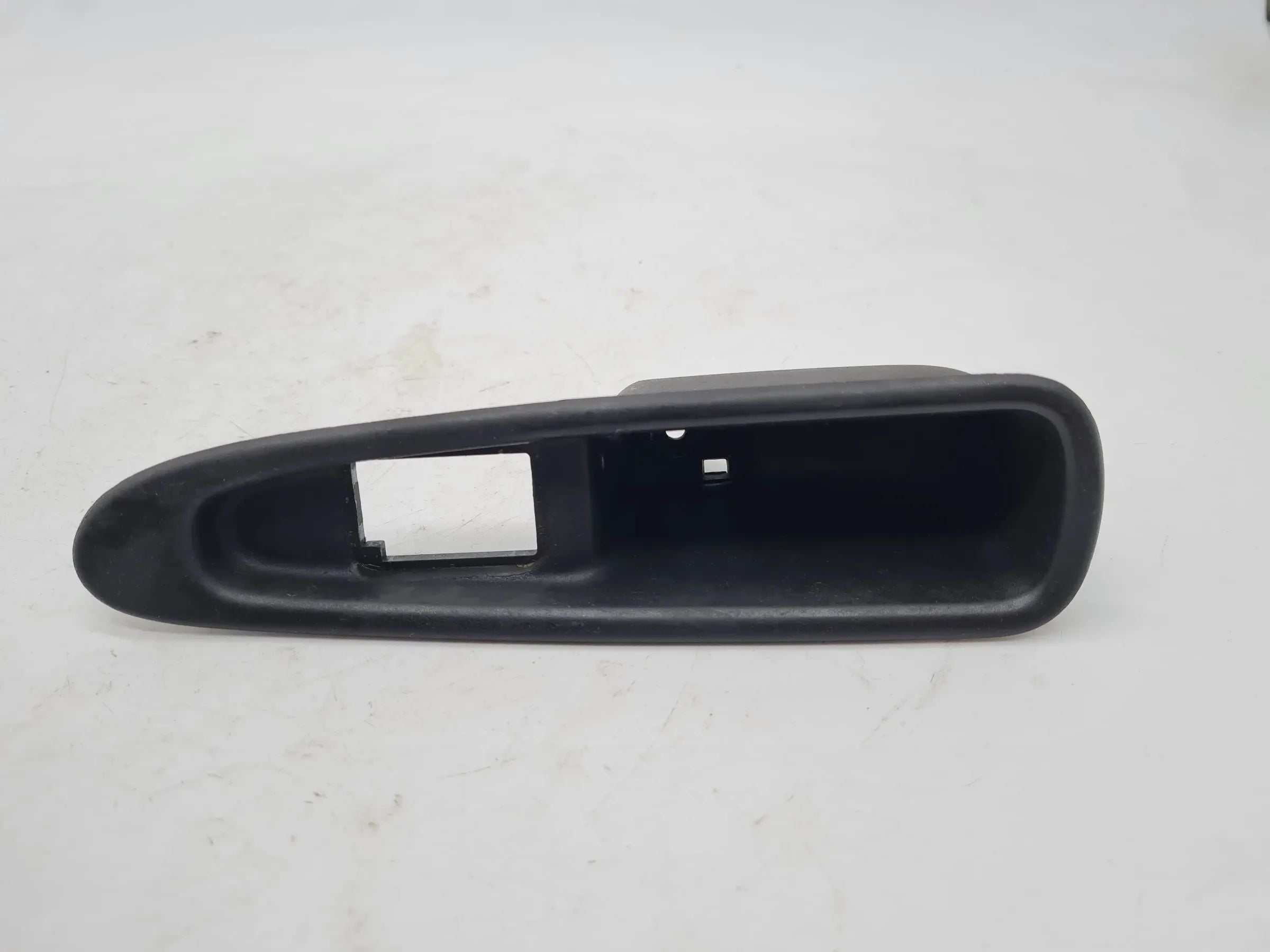 Volvo V40/S40 (644/645) Fensterschalter Schale Vorne Links 821424 Original