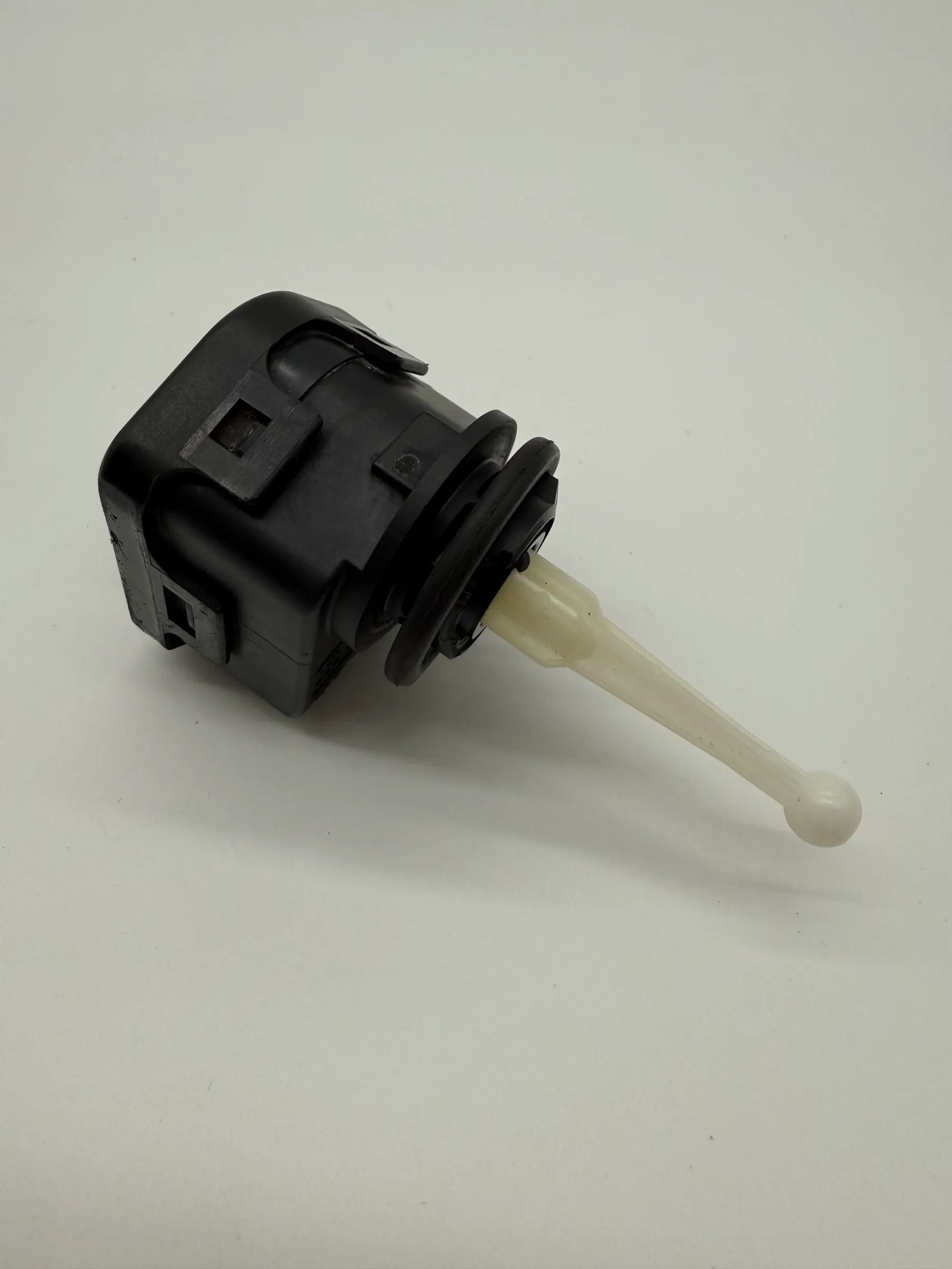 Headlight range control actuator LWR 3B0941295A VW Passat 3B 