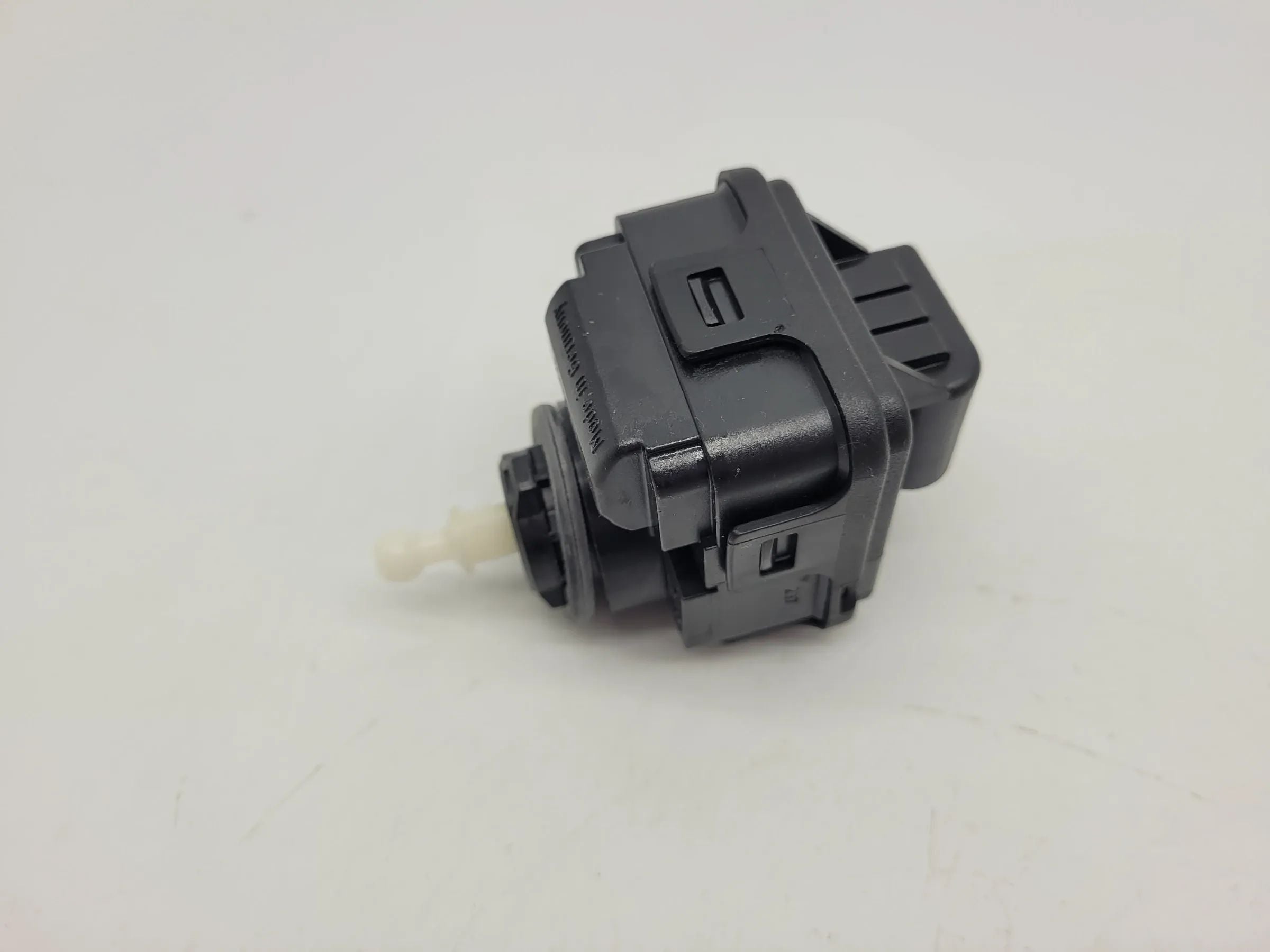 Original Audi A6 (4B2/4B4) Scheinwerfer Stellmotor LWR L/R 8L0941295