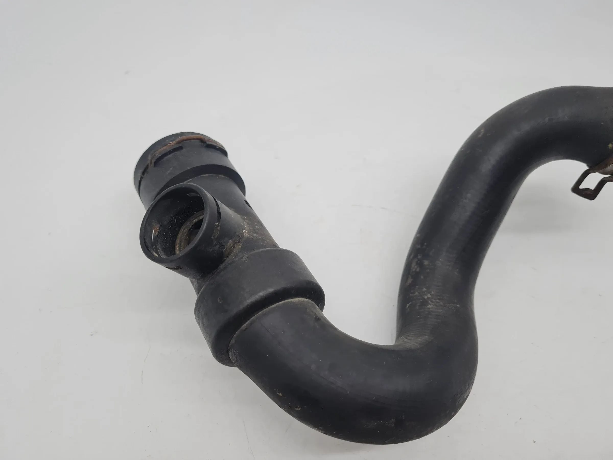 Original Audi A6 (4B2/4B4) 2.4 V6 Kühlerschlauch Kühlwasser 4B0121049