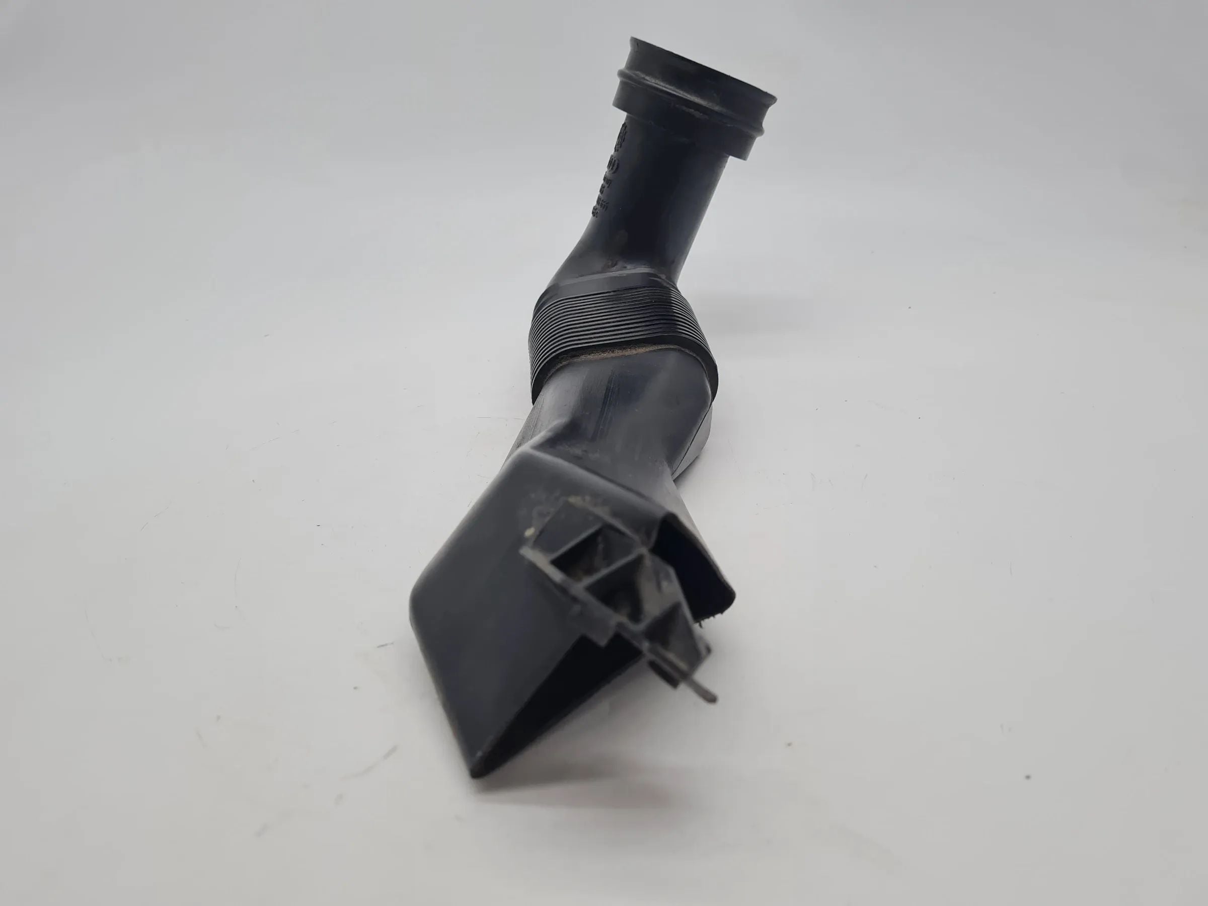 Original Audi A6 (4B2/4B4) V6 2.4 Ansaugschlauch Ansaugrohr Rohr 4B0903655