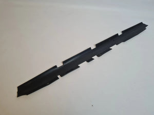 Original Audi A6 (4B2/4B4) Führung Abdeckung Schloßträger 4B0121292