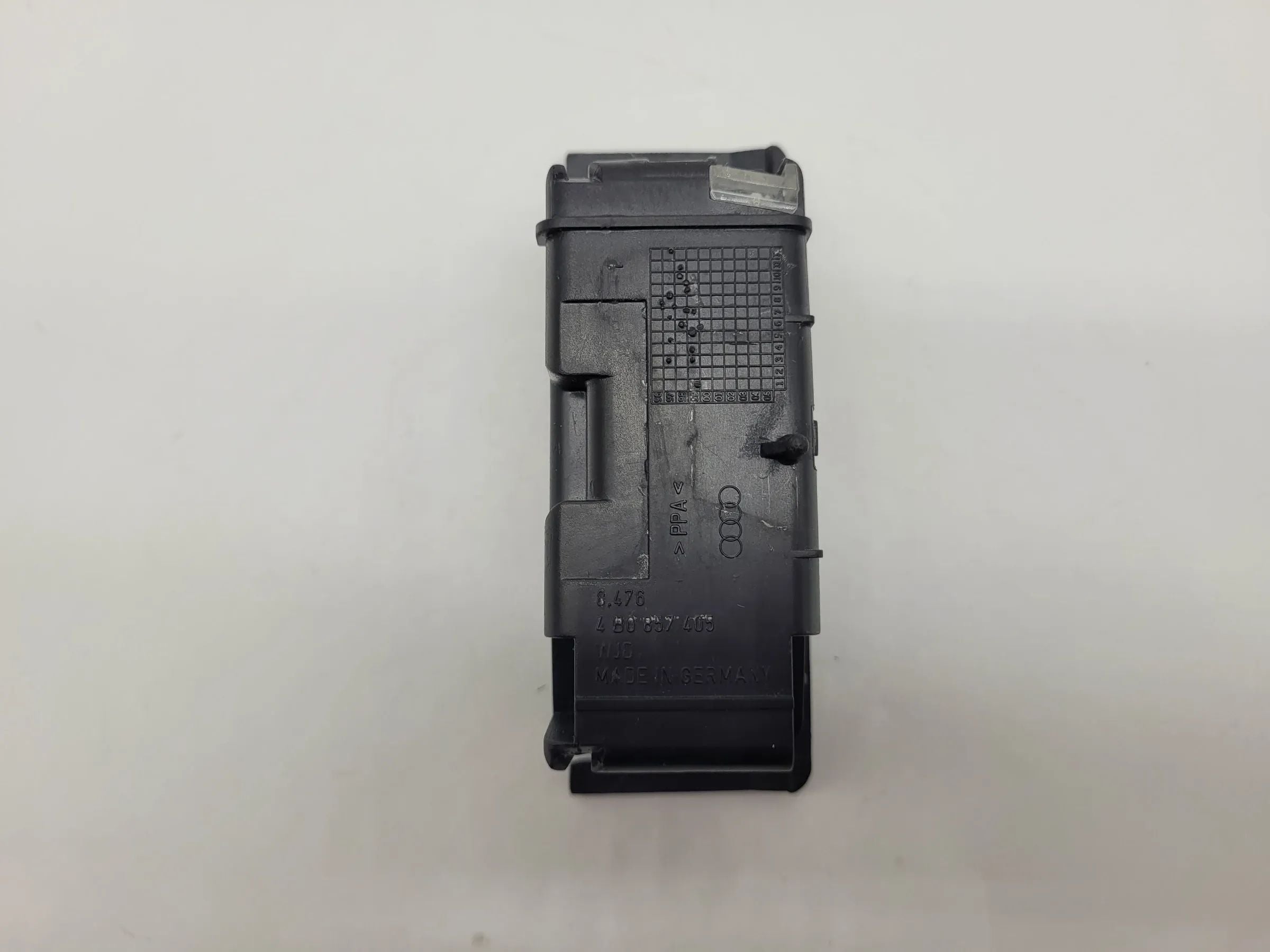 Original Audi A6 (4B2/4B4) Aschenbechereinsatz 4B0857405