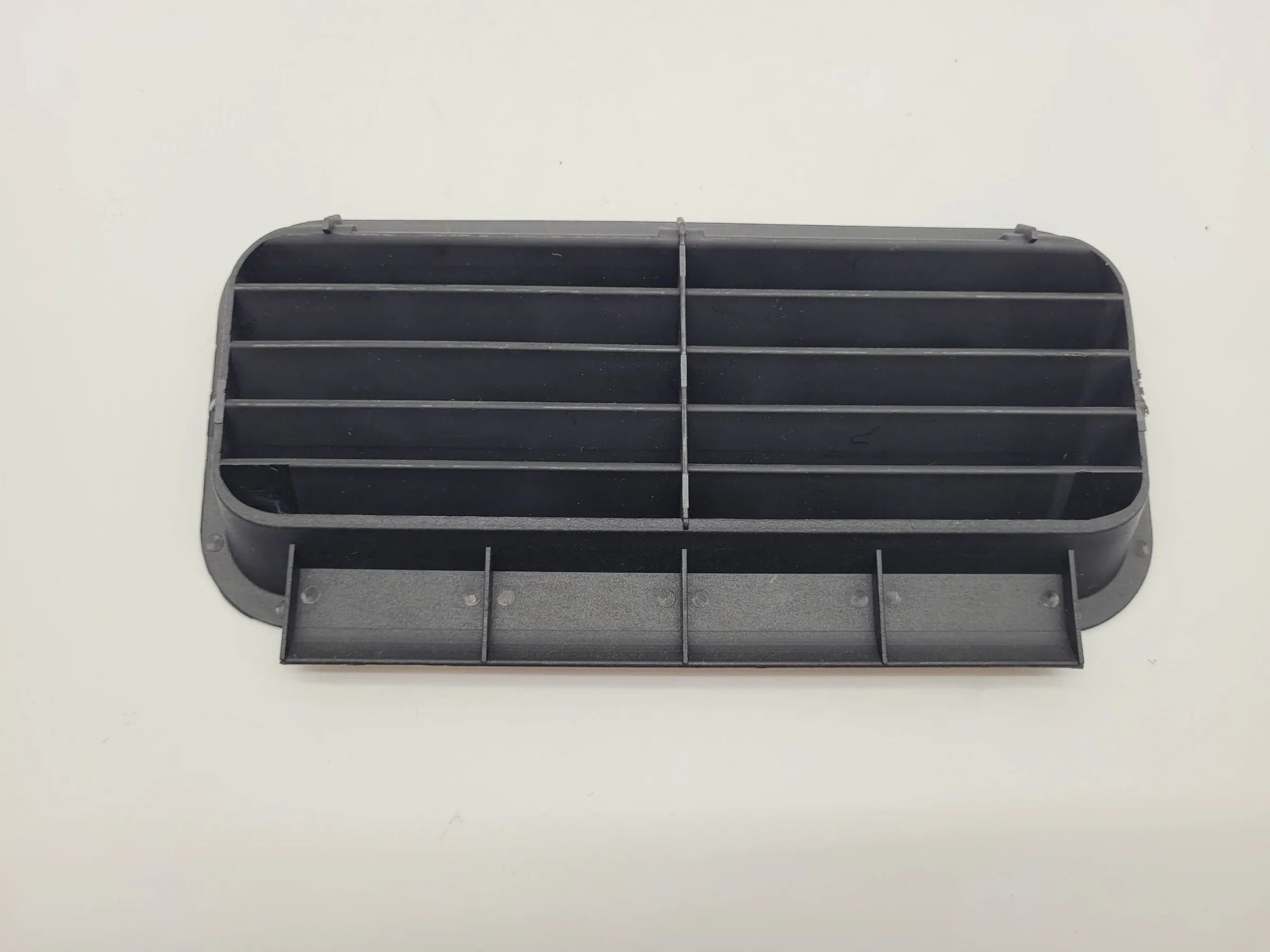Original Audi A6 (4B2/4B4) Penutup Koper Bagasi Blende Udara R/L 8E5863887A