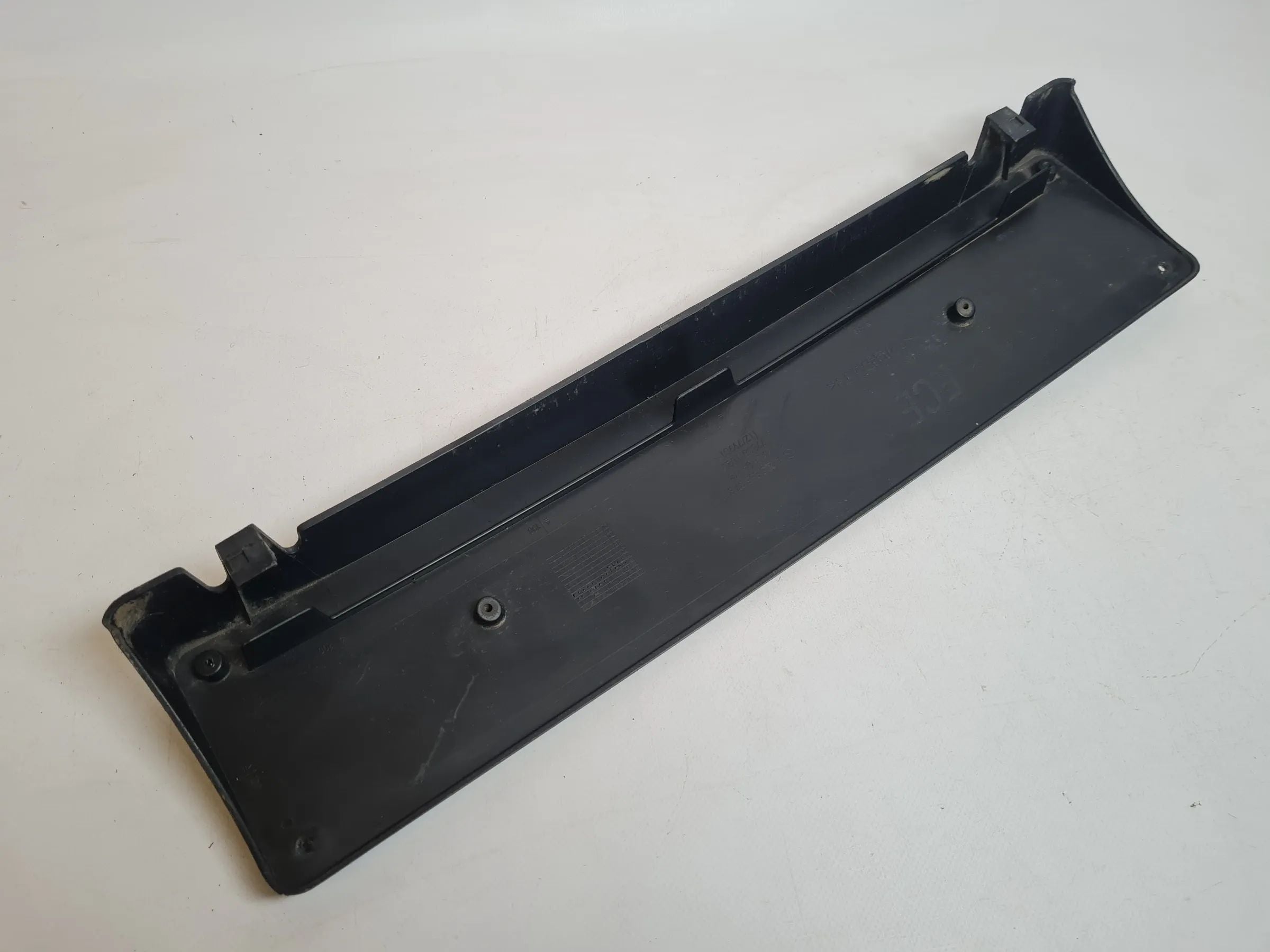 Original Mercedes-Benz C-Klasse (W203) Kennzeichenhalter A2038850781