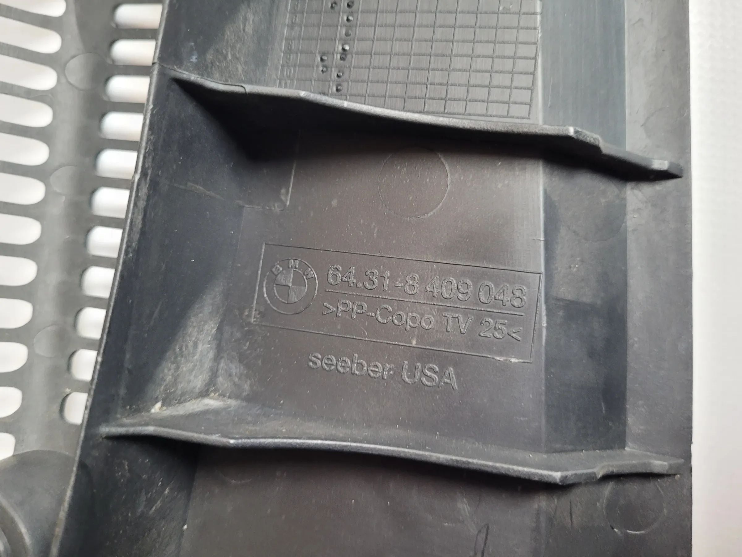 Original BMW X5 (E53) Windlauf Abdeckung 64.31-8409048