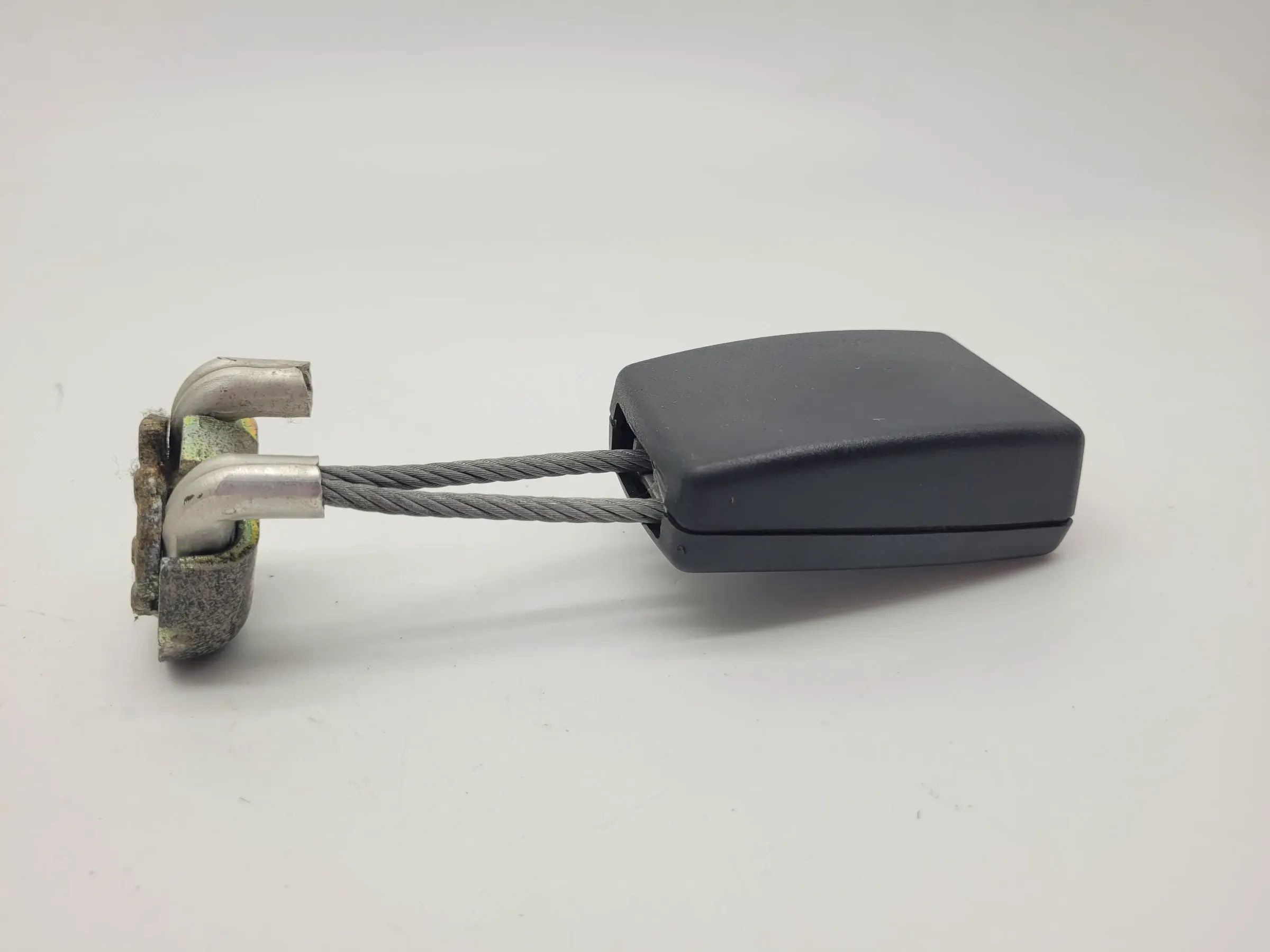 Original Audi A6 (4B2/4B4) Gurtschloss Gurt Hinten Rechts 4B0857740A