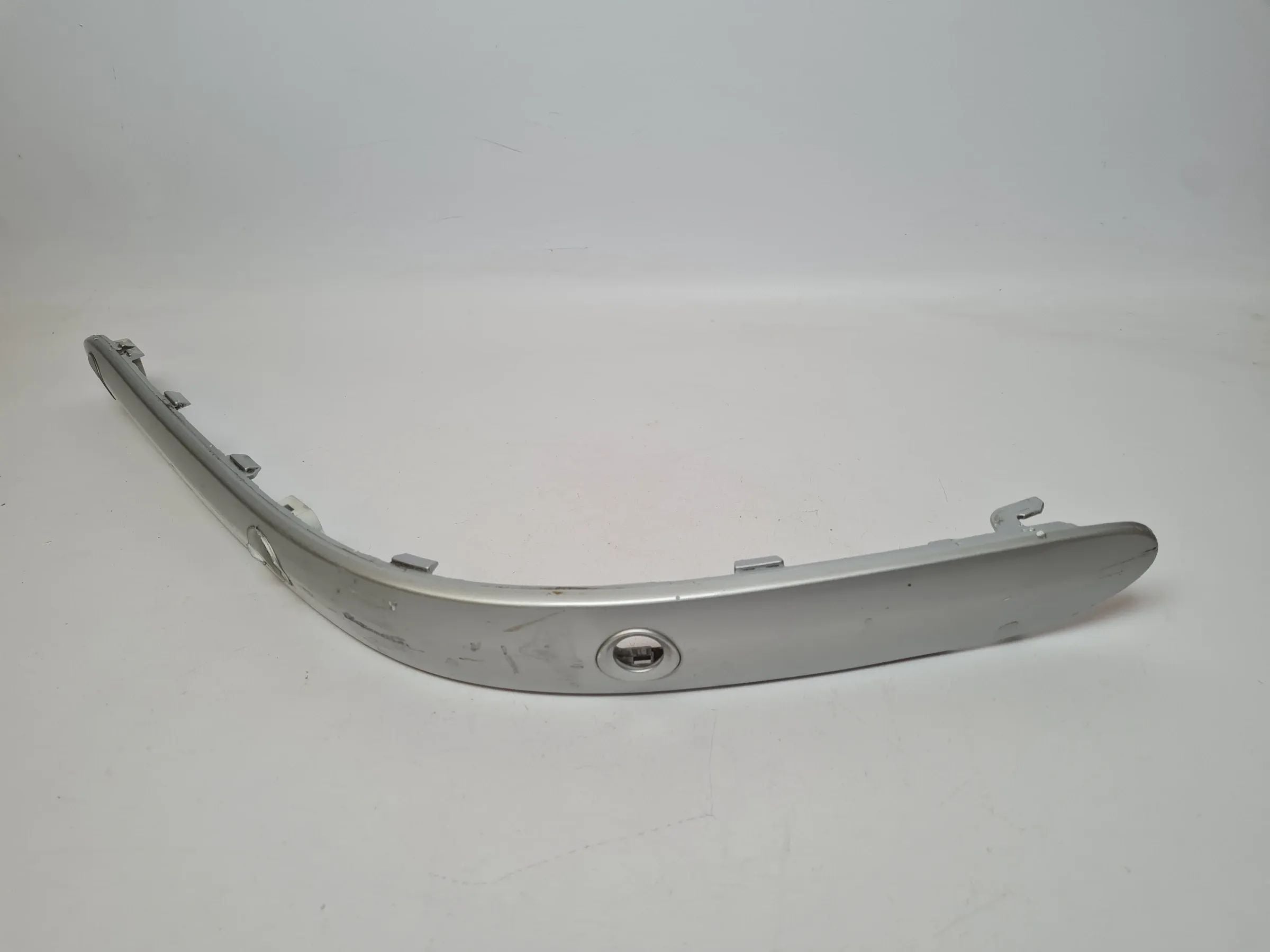 Original Mercedes-Benz C-Klasse (W203) Zierleiste Stoßstange Links A2038854321